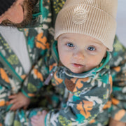 Veste de polar verte à motif représentant la nature avec col montant, bébé || Green fleece vest with nature pattern with high collar, baby