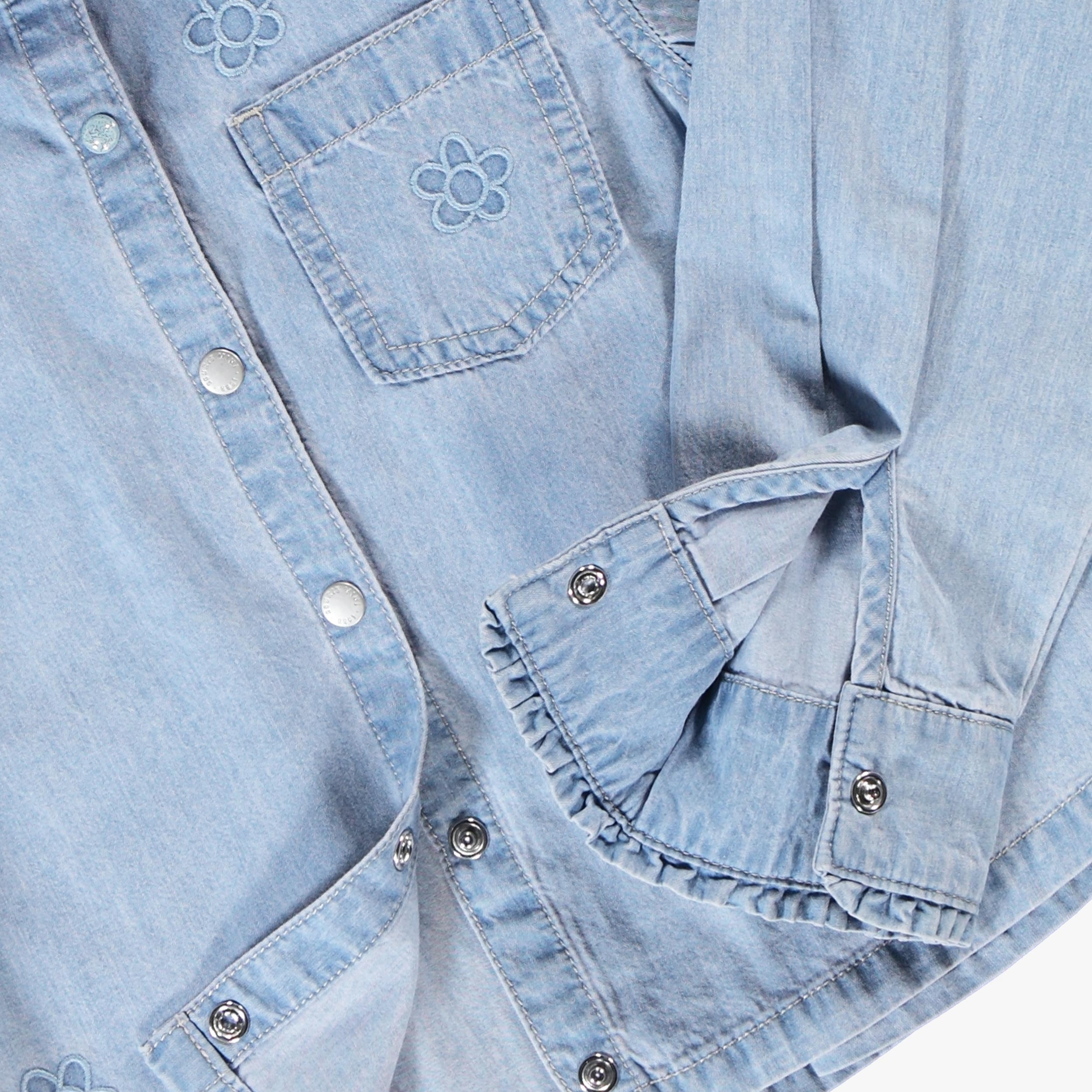 Zoom détails de la chemise en denim léger, enfant