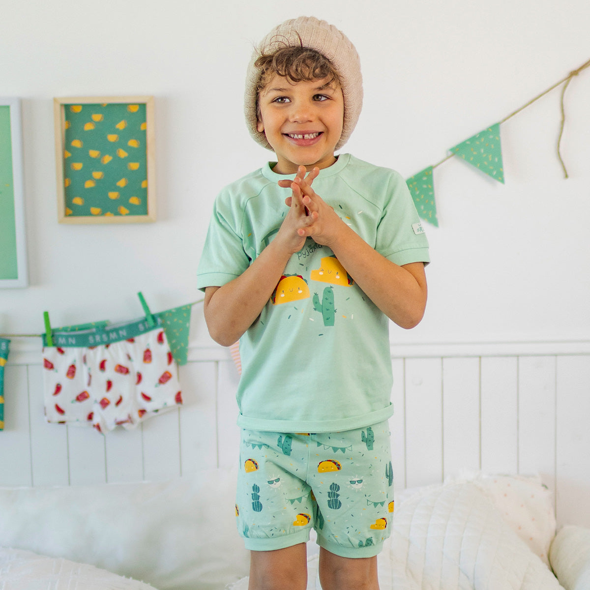 Pyjama deux pièces vert à motifs fiesta, enfant
