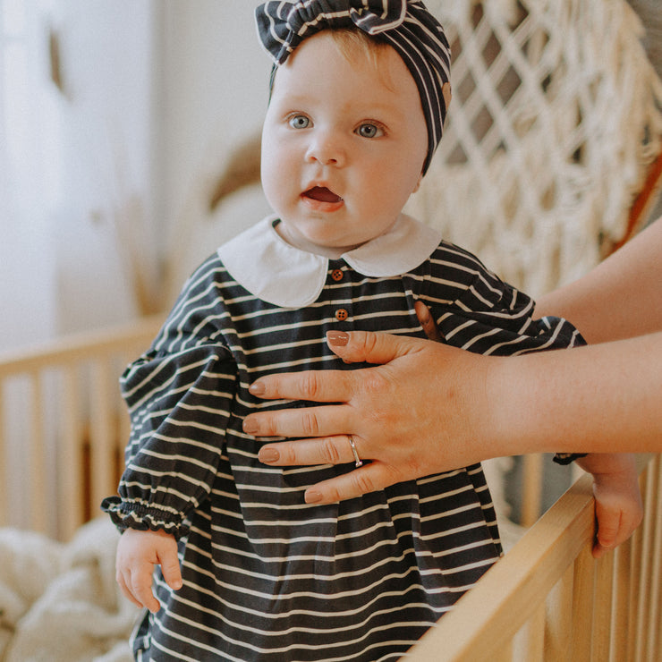 Bonnet rayé marine avec noeud en coton biologique, naissance || Navy striped hat with bow in organic cotton, newborn