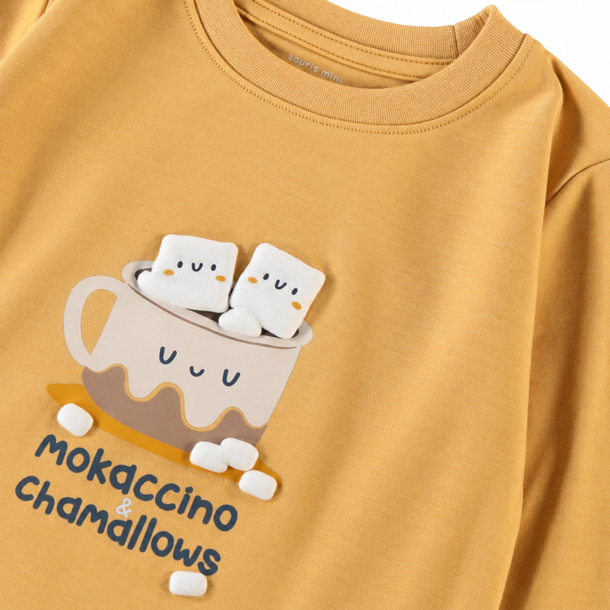 Pyjama deux pièces caramel et gris foncé à motifs, enfant