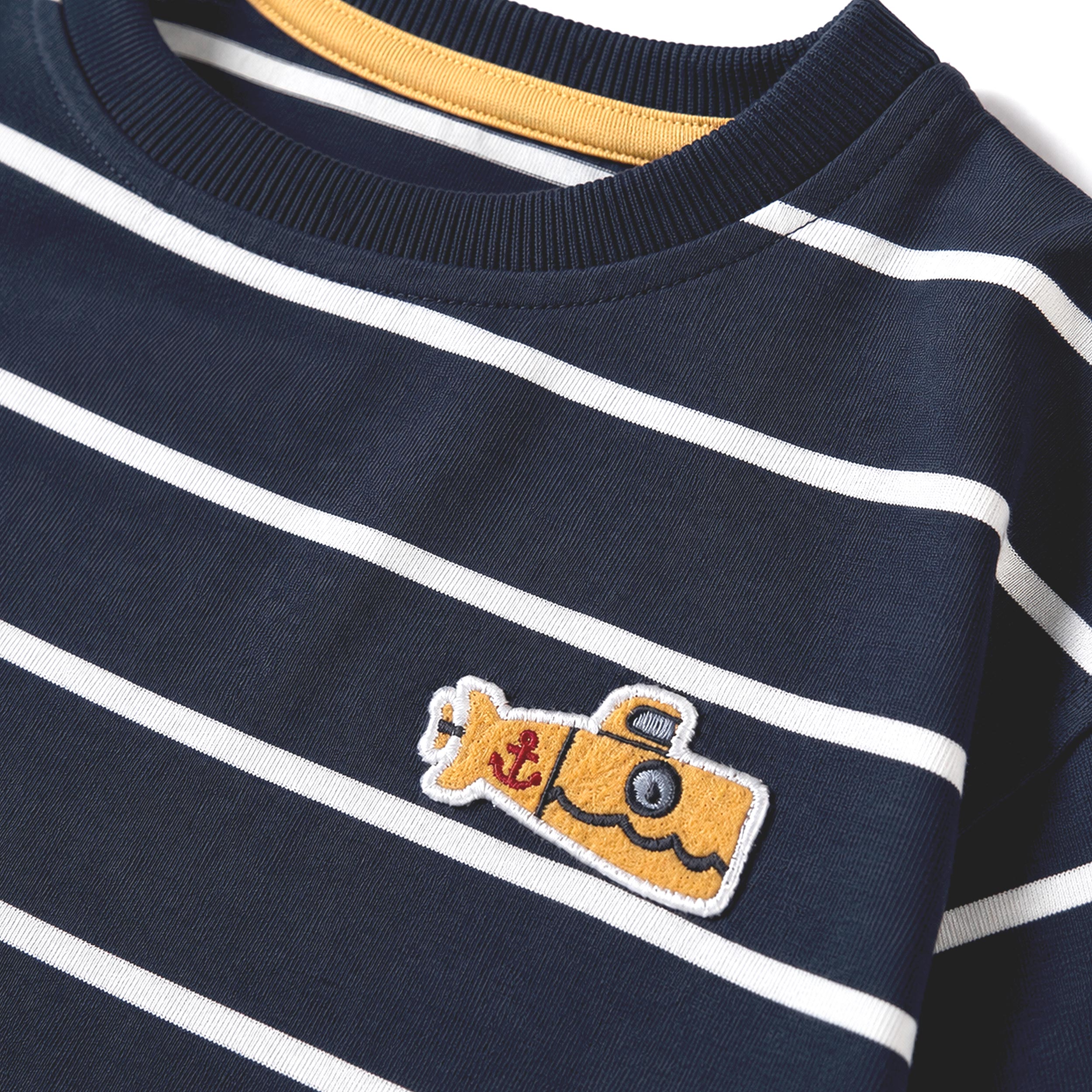 T-shirt rayé bleu foncé et crème, enfant