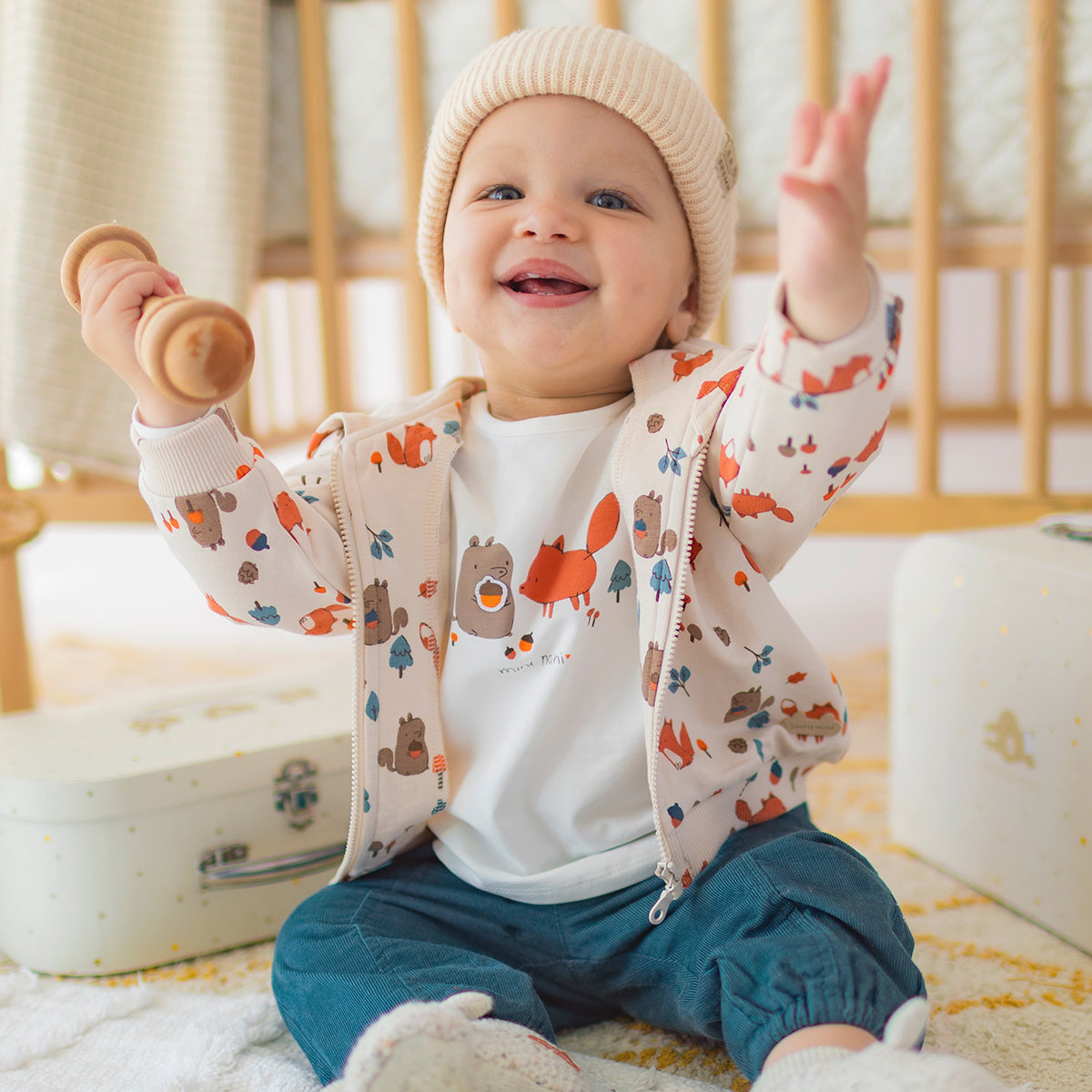 Cream fox and bear illustration T-shirt, baby