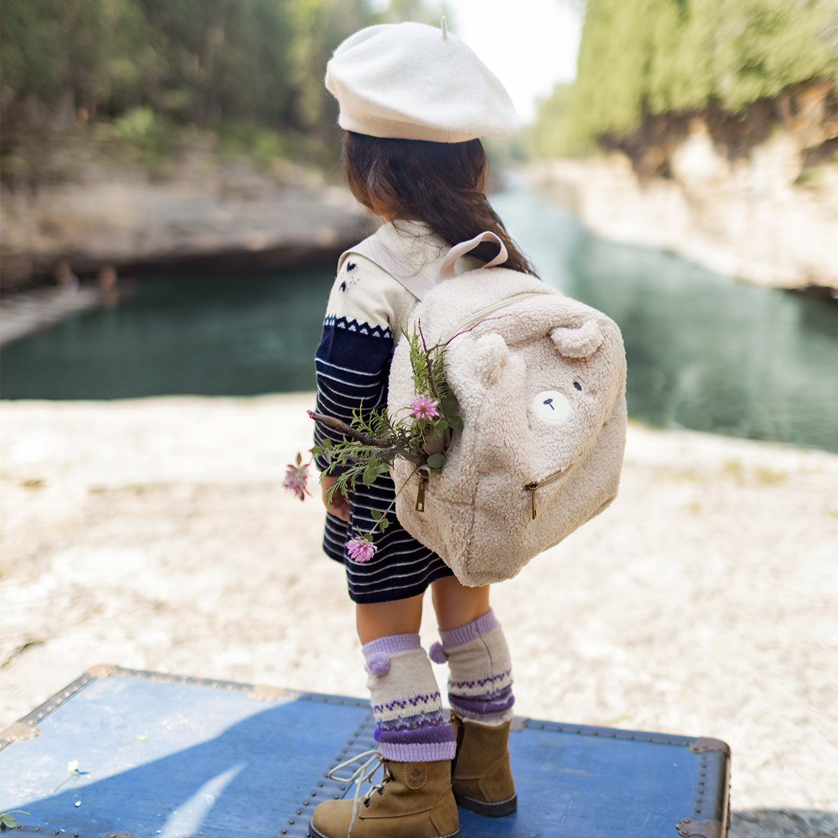 Sac à dos crème en sherpa à visage d’ourson, bébé