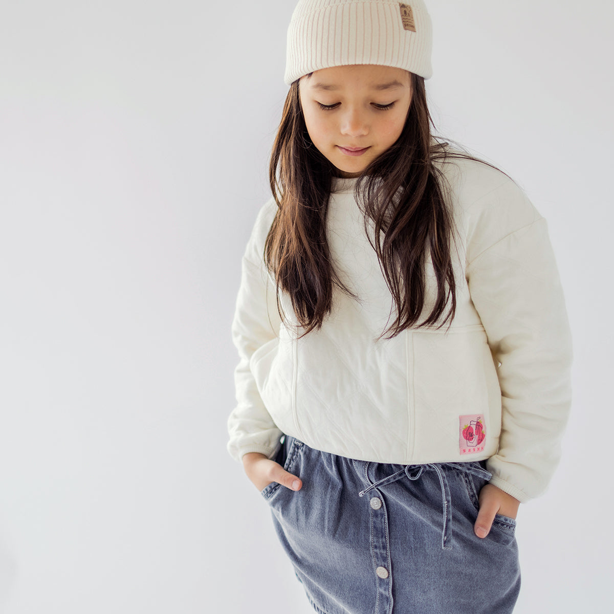Photo d'un enfant portant la jupe évasée bleu moyen en denim lyocell, enfant
