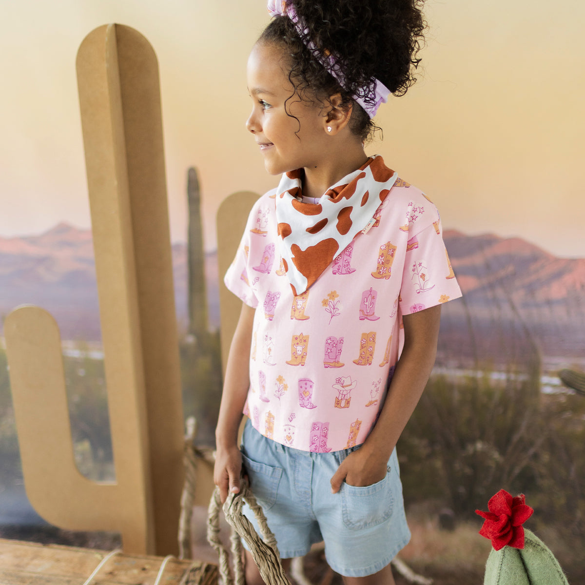 T-shirt rose à motifs bottes de cowboy, enfant