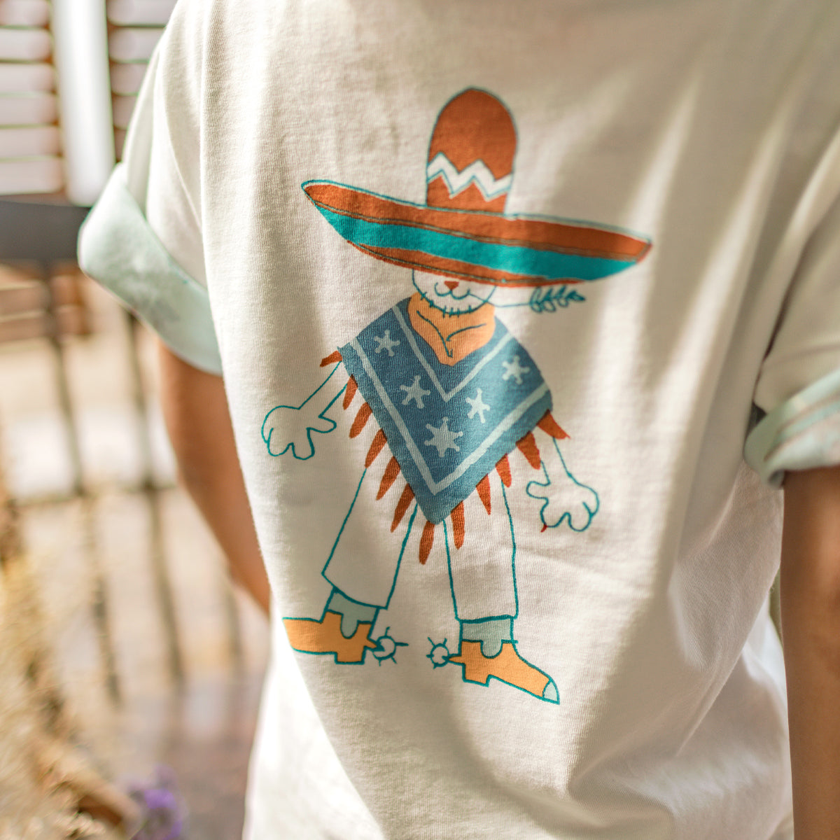 T-shirt crème avec illustration au dos, enfant