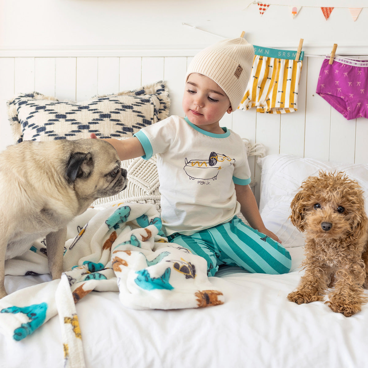 Pyjama deux pièces crème et turquoise avec illustration, bébé