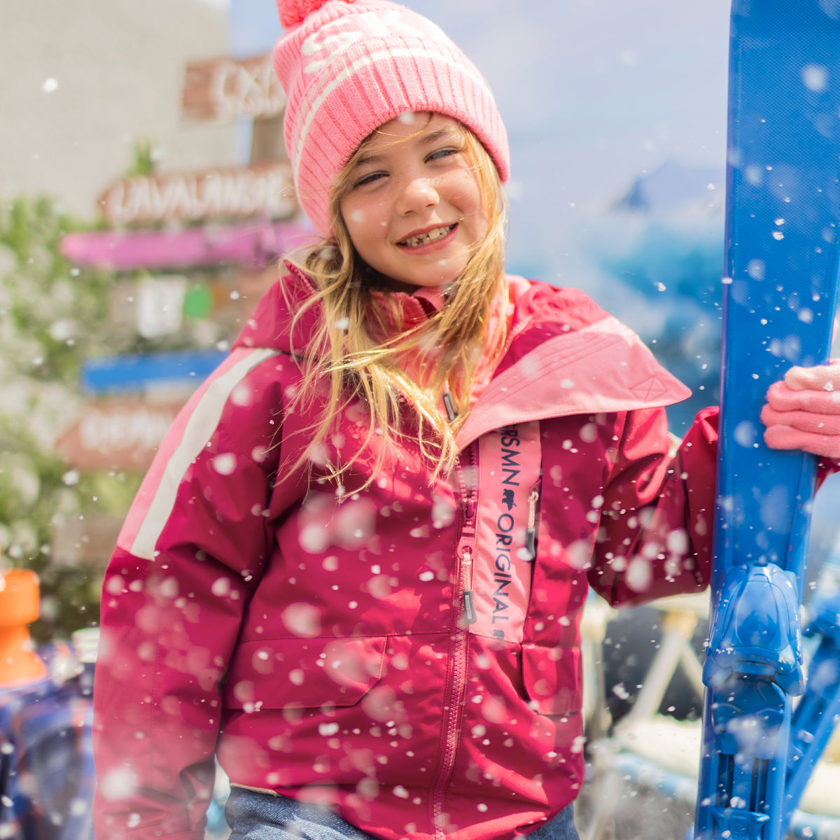 Photo d'un enfant portant l'habit de neige 3 en 1 rose et bleu denim, enfant