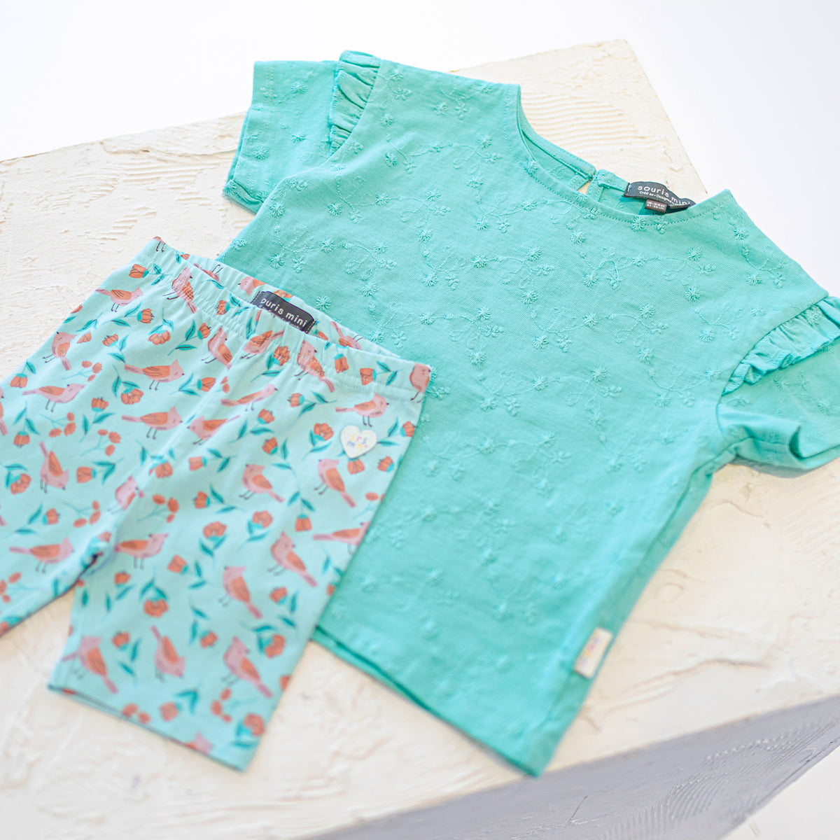 T-shirt turquoise avec broderies, bébé