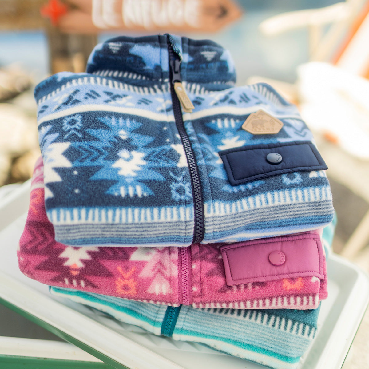 Présentation des chandail rose en laine mérinos avec motifs jacquard, enfant