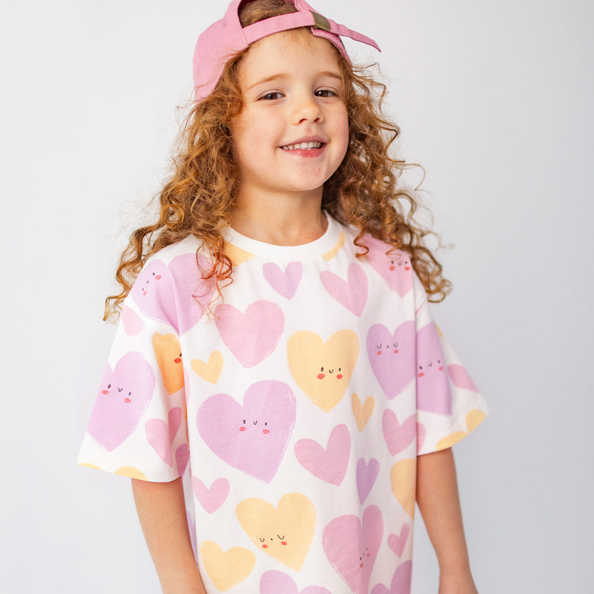 Cream T-shirt with heart pattern, child
