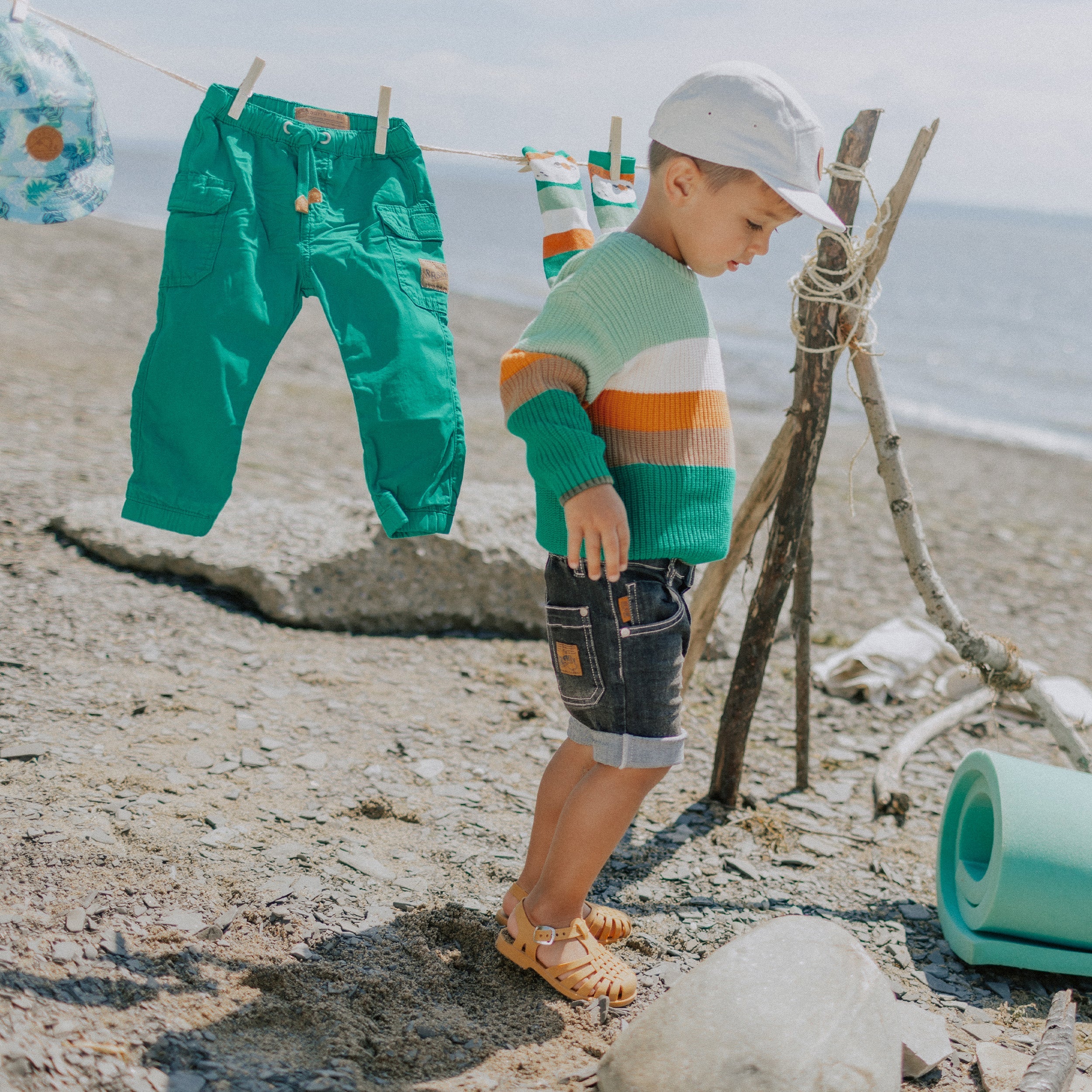 Look du short coupe régulière en denim extensible, gris moyen, bébé