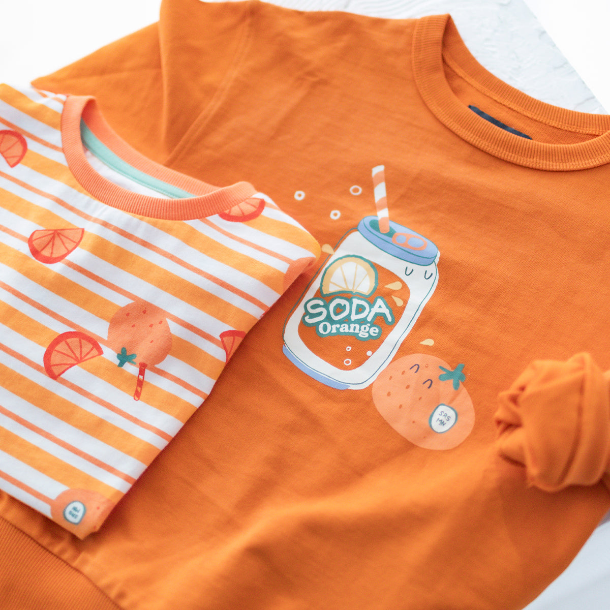 Chandail orange avec illustration, enfant