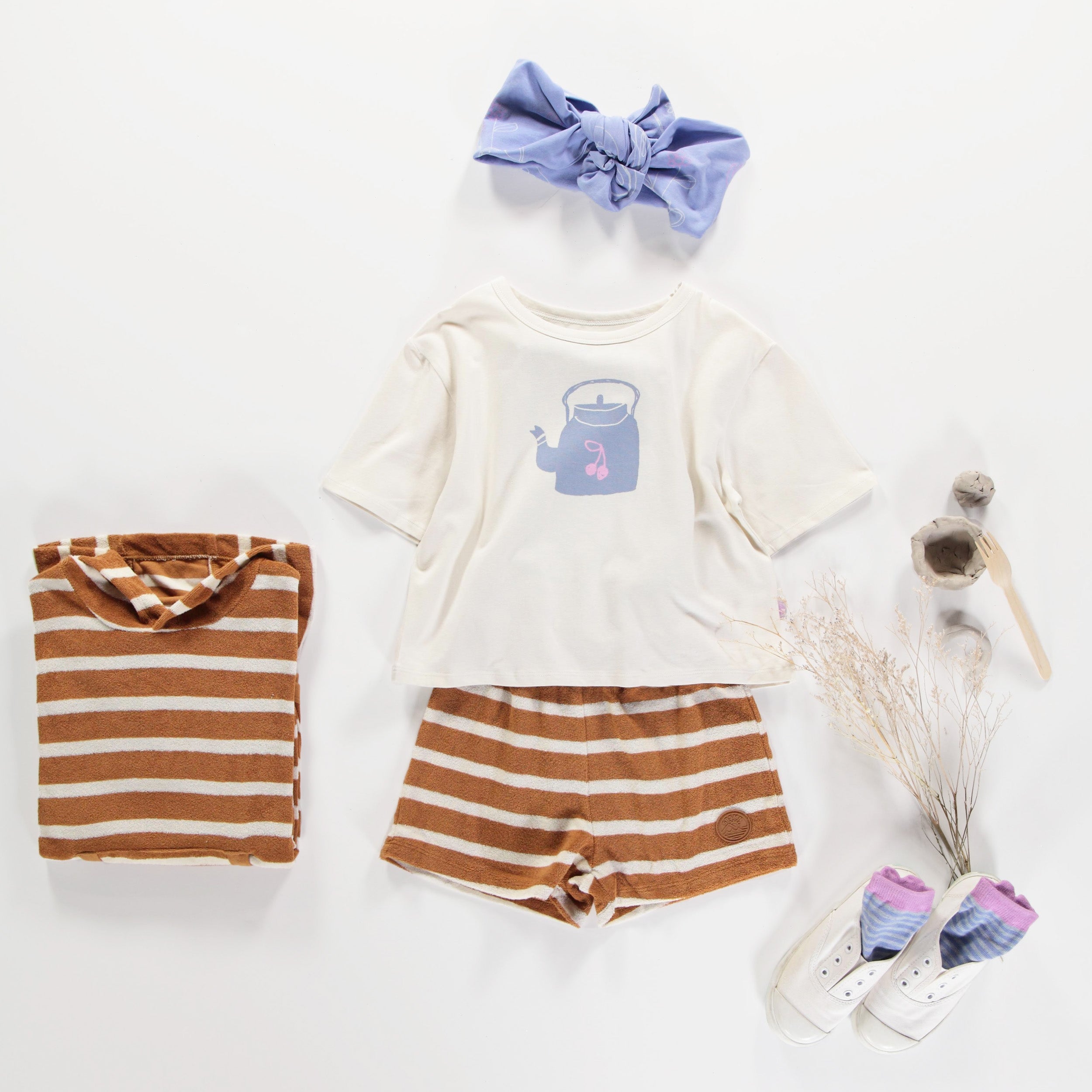 Look du short ligné caramel et crème en ratine, enfant