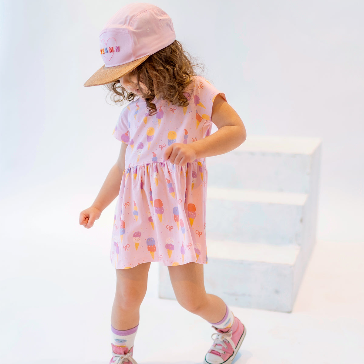 Robe rose à motifs de crèmes glacées, bébé