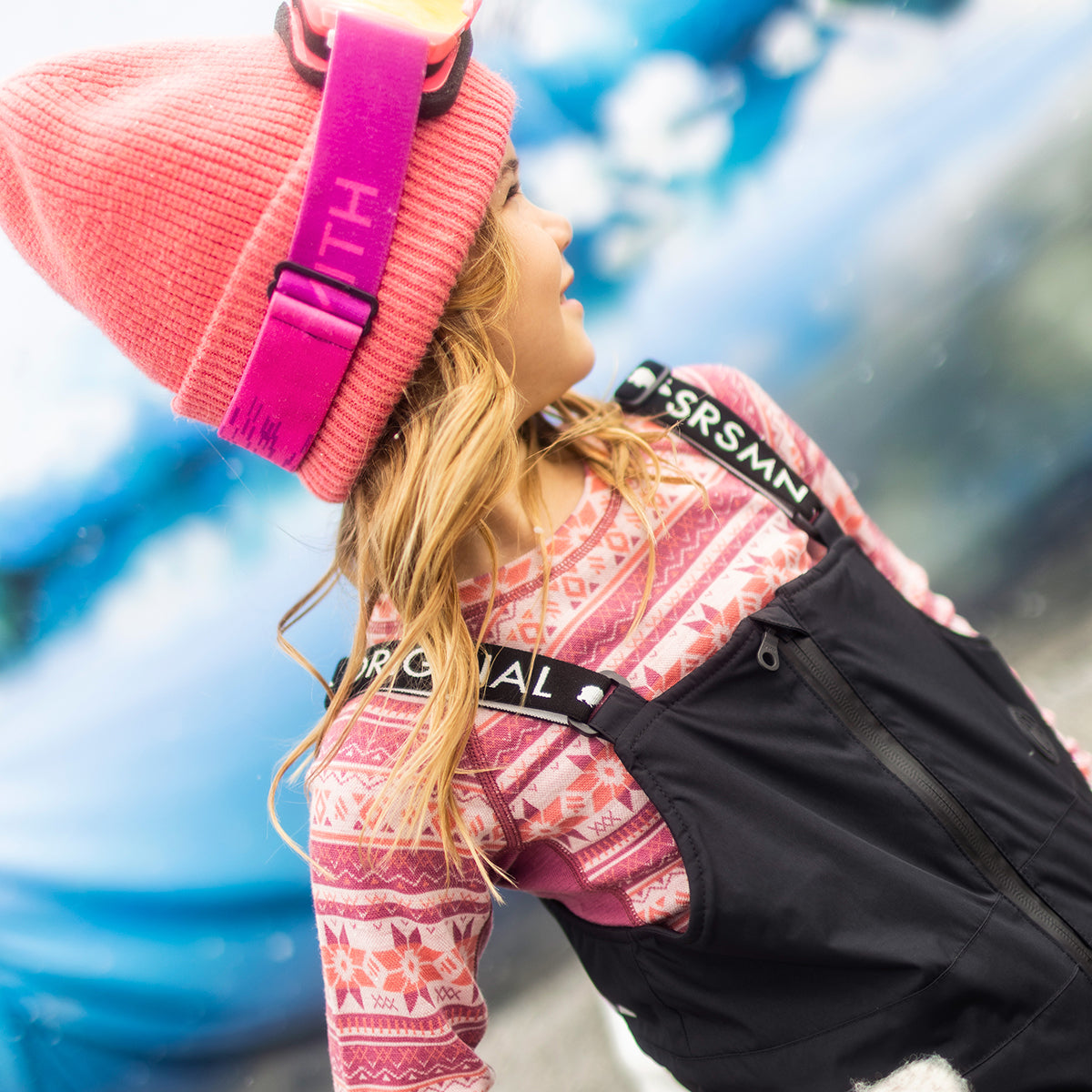 Photo chandail rose en laine mérinos avec motifs jacquard, enfant