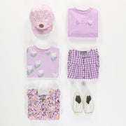 T-shirt ample lilas à motifs de jolies tulipes en jersey extensible, bébé || Loose-fitting lilac t-shirt with tulip all over print in stretch jersey, baby