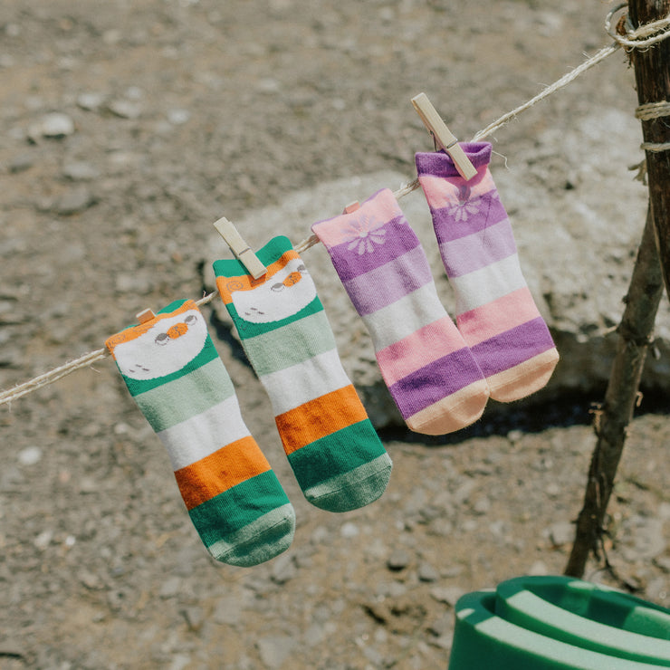 Chaussettes vertes avec rayures et un chiot, bébé || Green socks with stripes and a puppy, baby