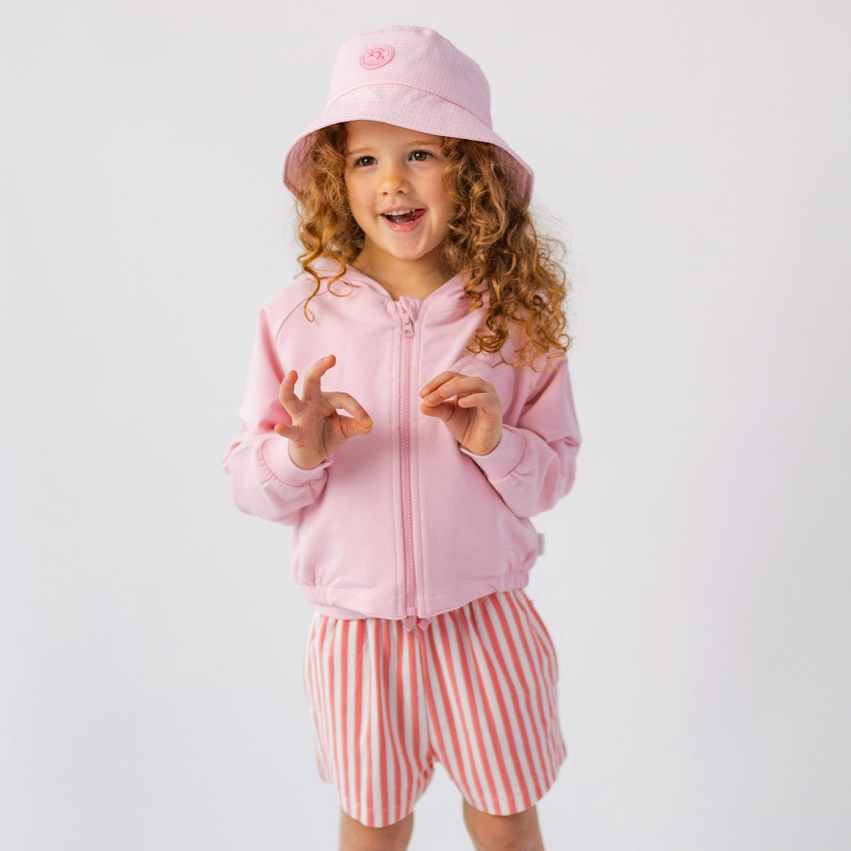 Chapeau rose à carreaux vichy, enfant