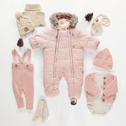 Habit de neige une-pièce rose pâle à motifs, naissance || One-piece light pink snowsuit with print, newborn