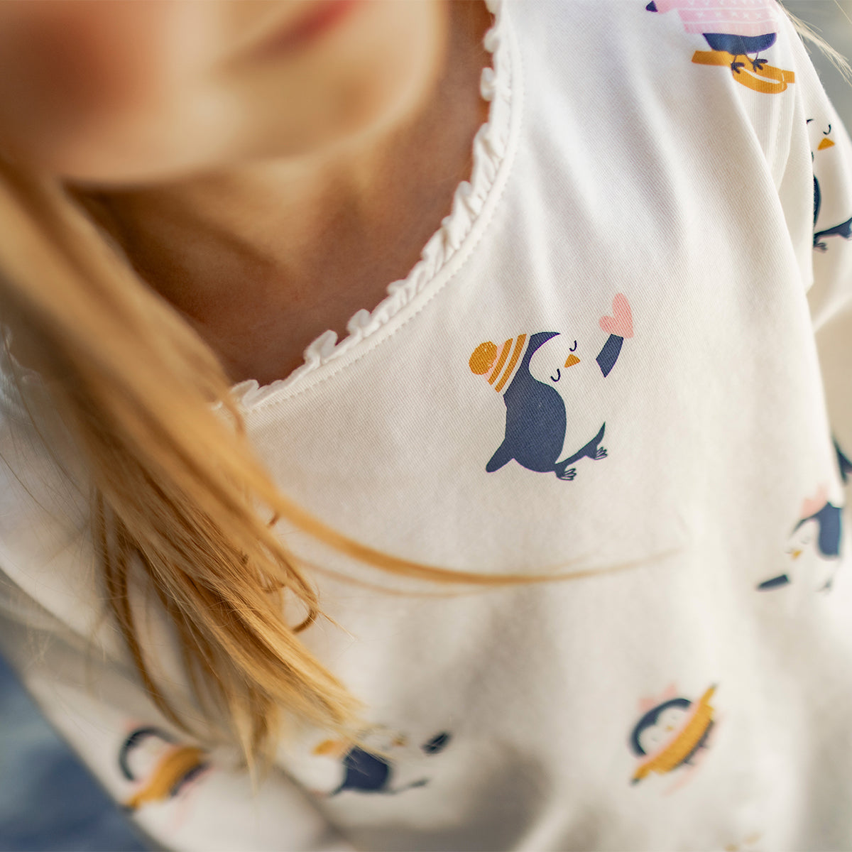 T-shirt crème à imprimé de pingouins, enfant