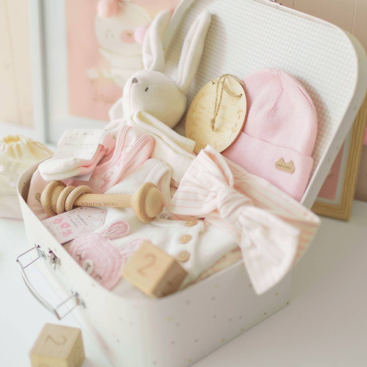 Coffret cadeau rose et crème « Le Premium » (14 pièces), naissance