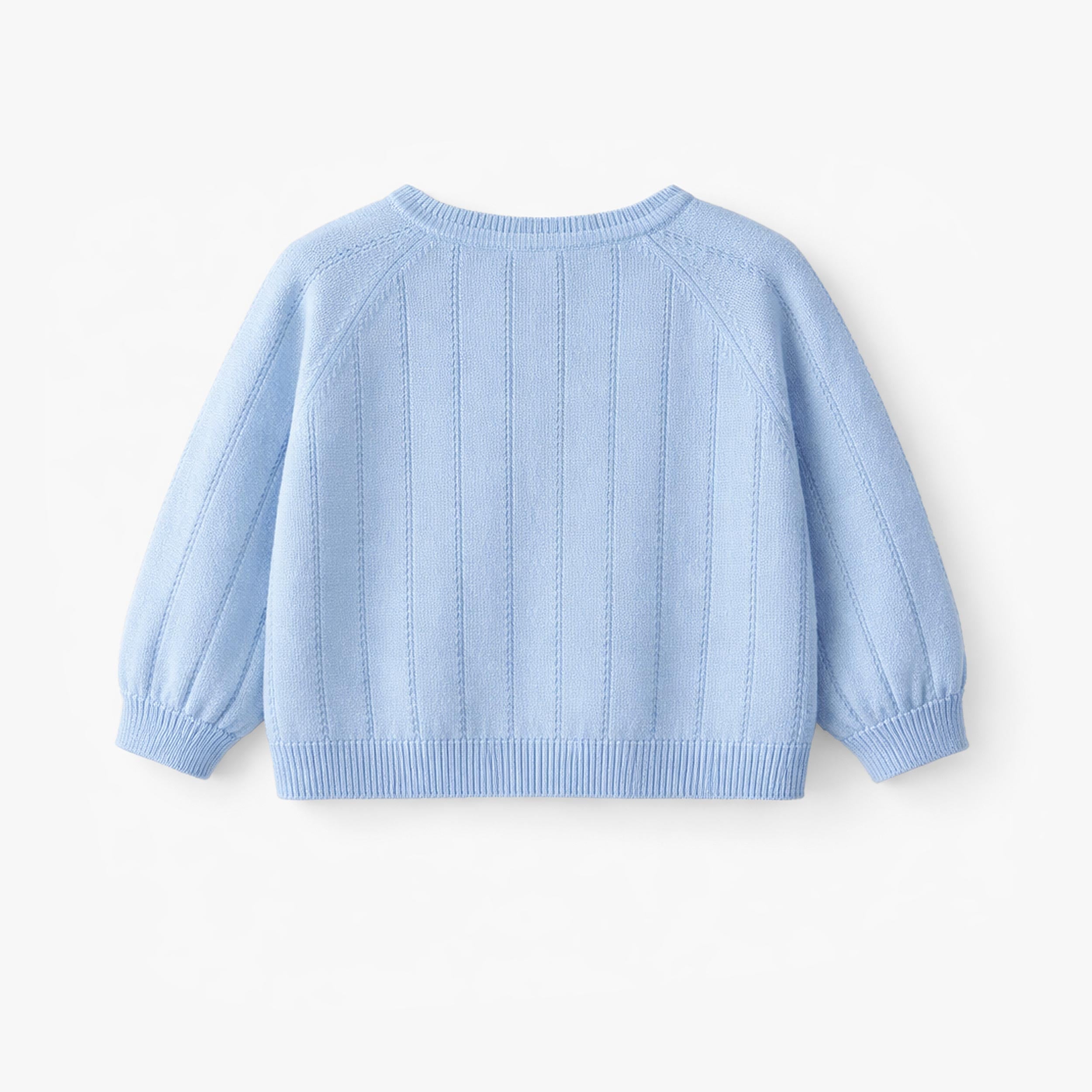 Dos du cardigan bleu en tricot, bébé