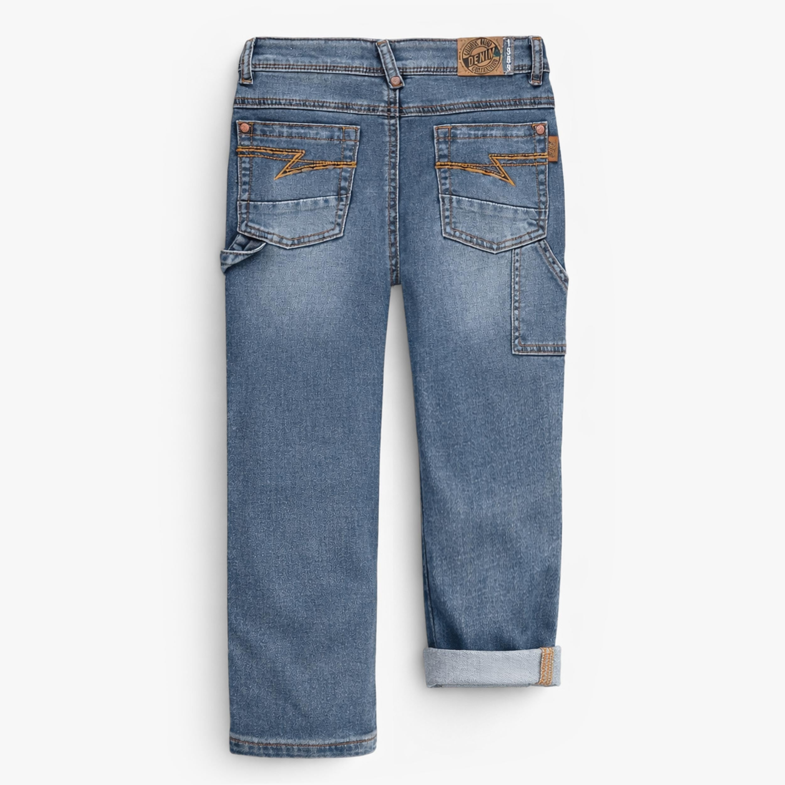 Dos du jean bleu coupe décontractée, enfant