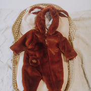Une-pièce rouille à pieds intégrés en fausse fourrure, naissance || Rust one-piece with integrated feet in faux fur, newborn