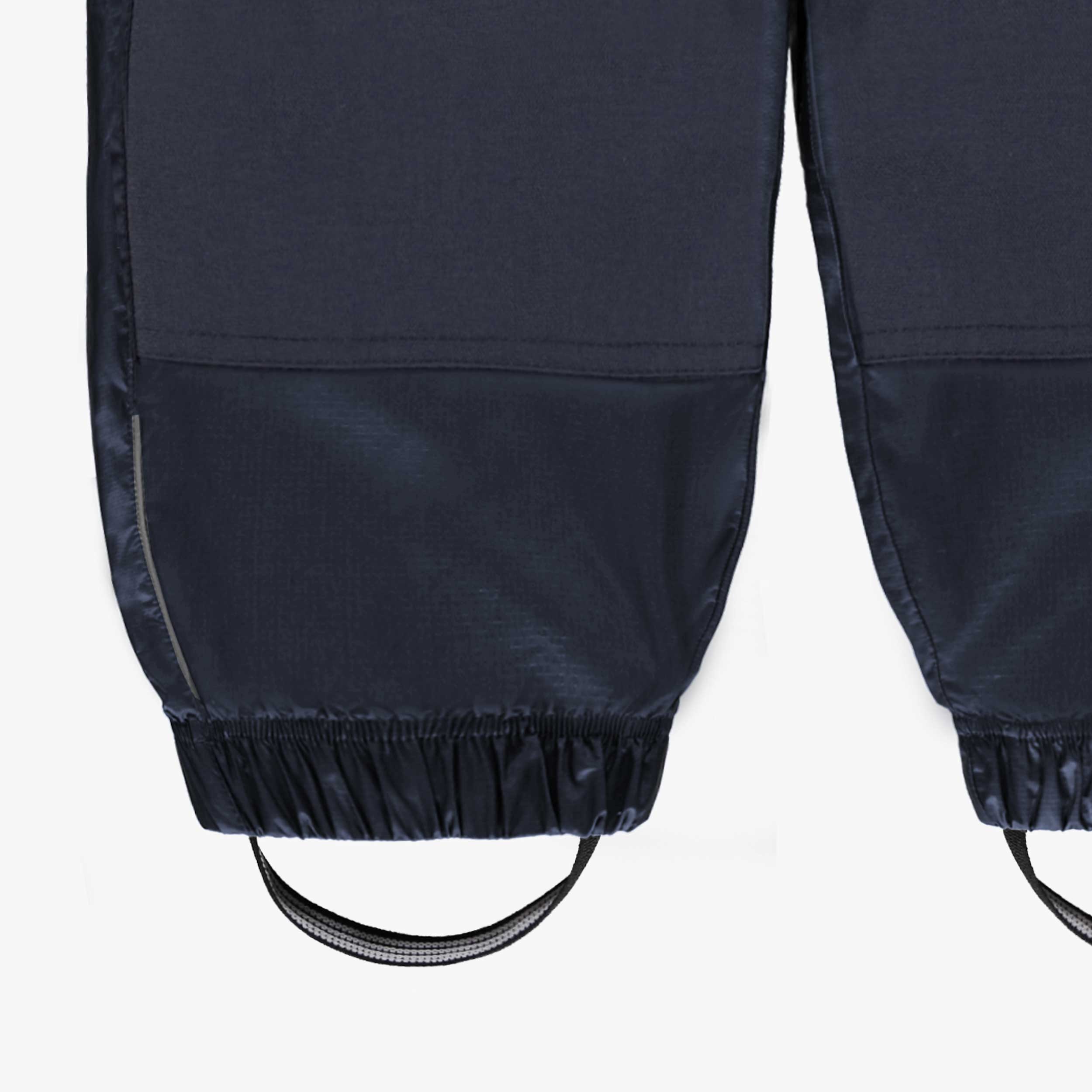 Zoom détails du pantalon d’extérieur bleu marine, bébé
