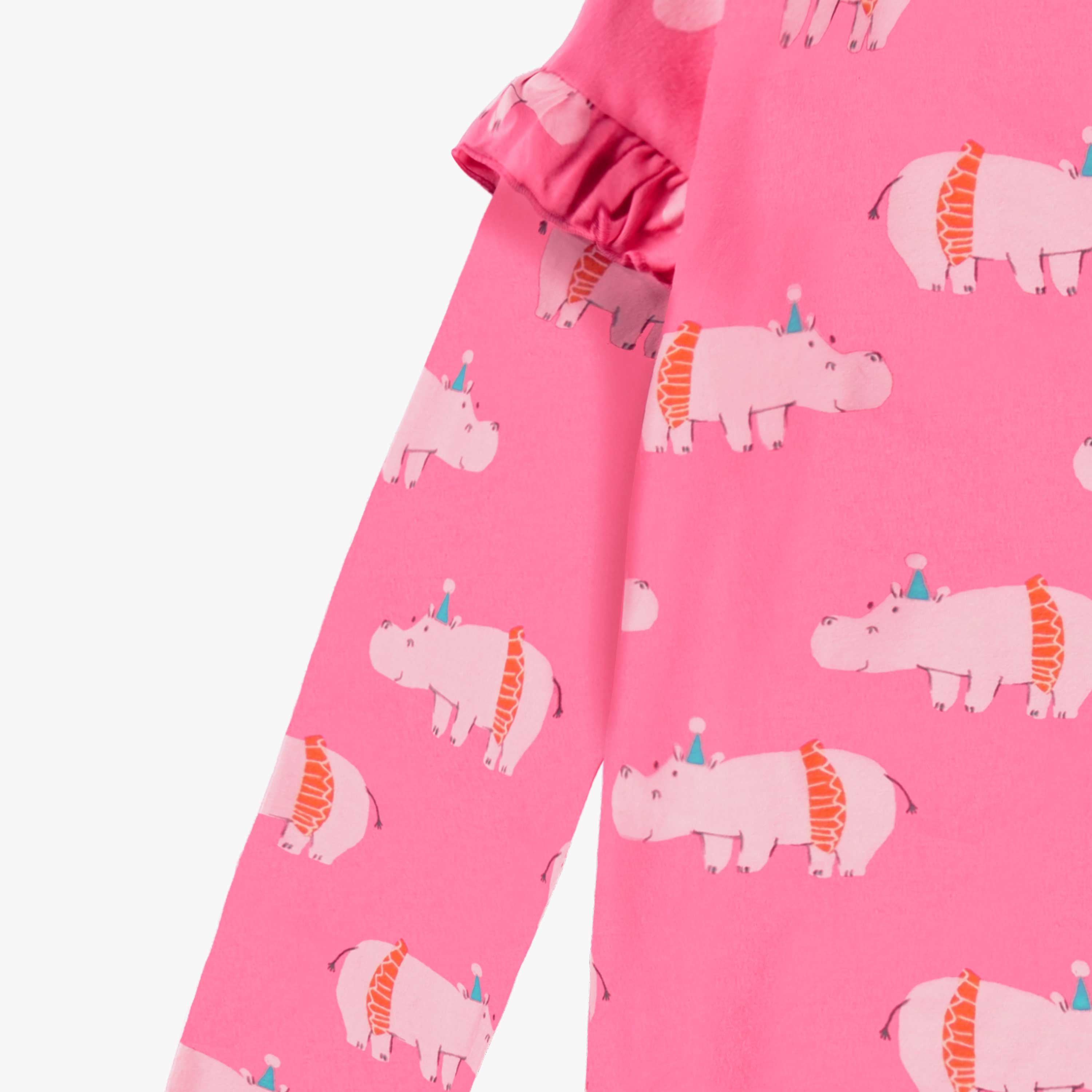 Zoom détail manche du t-shirt rose avec motifs d’hippopotames, enfant