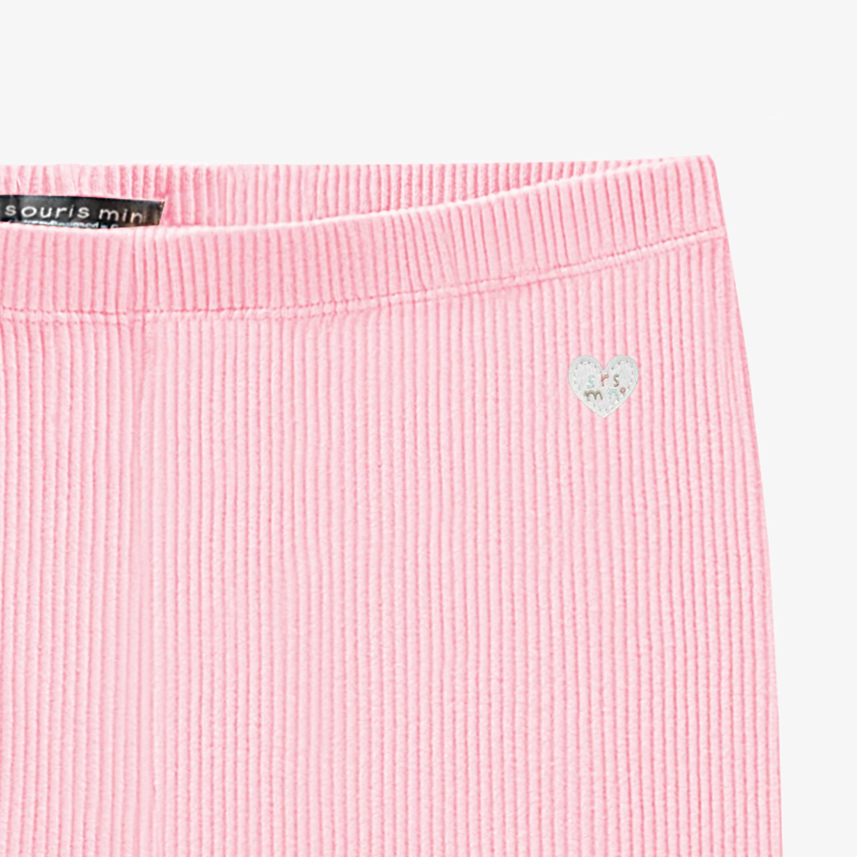Zoom détails du legging rose pâle en tricot côtelé, enfant