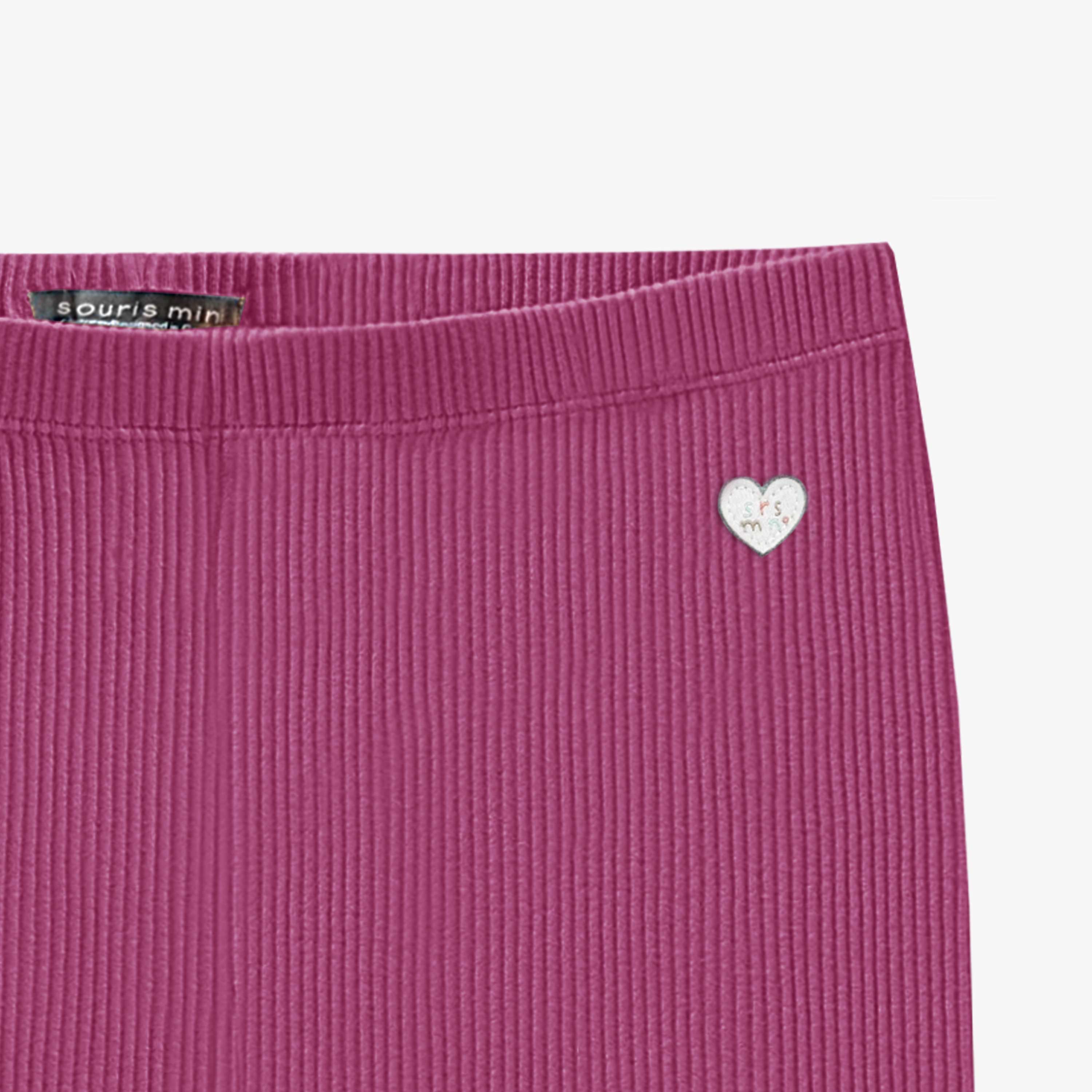 Zoom détails du legging mauve en tricot côtelé, enfant
