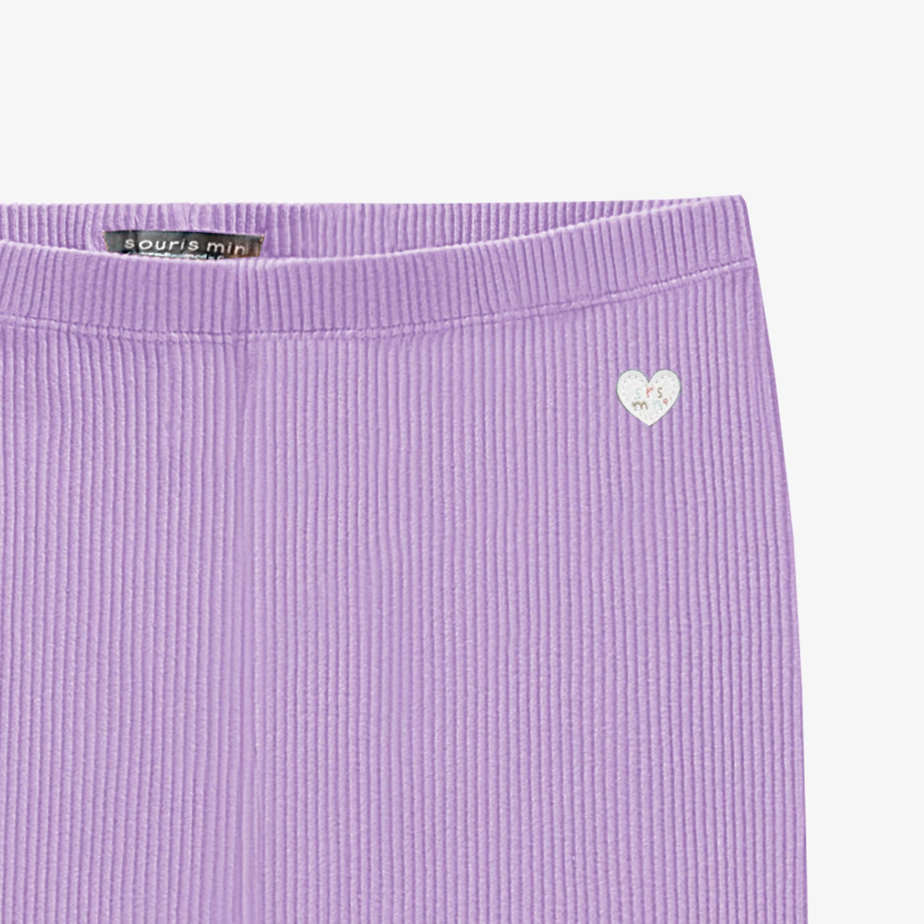 Zoom détails du legging violet en tricot côtelé, enfant