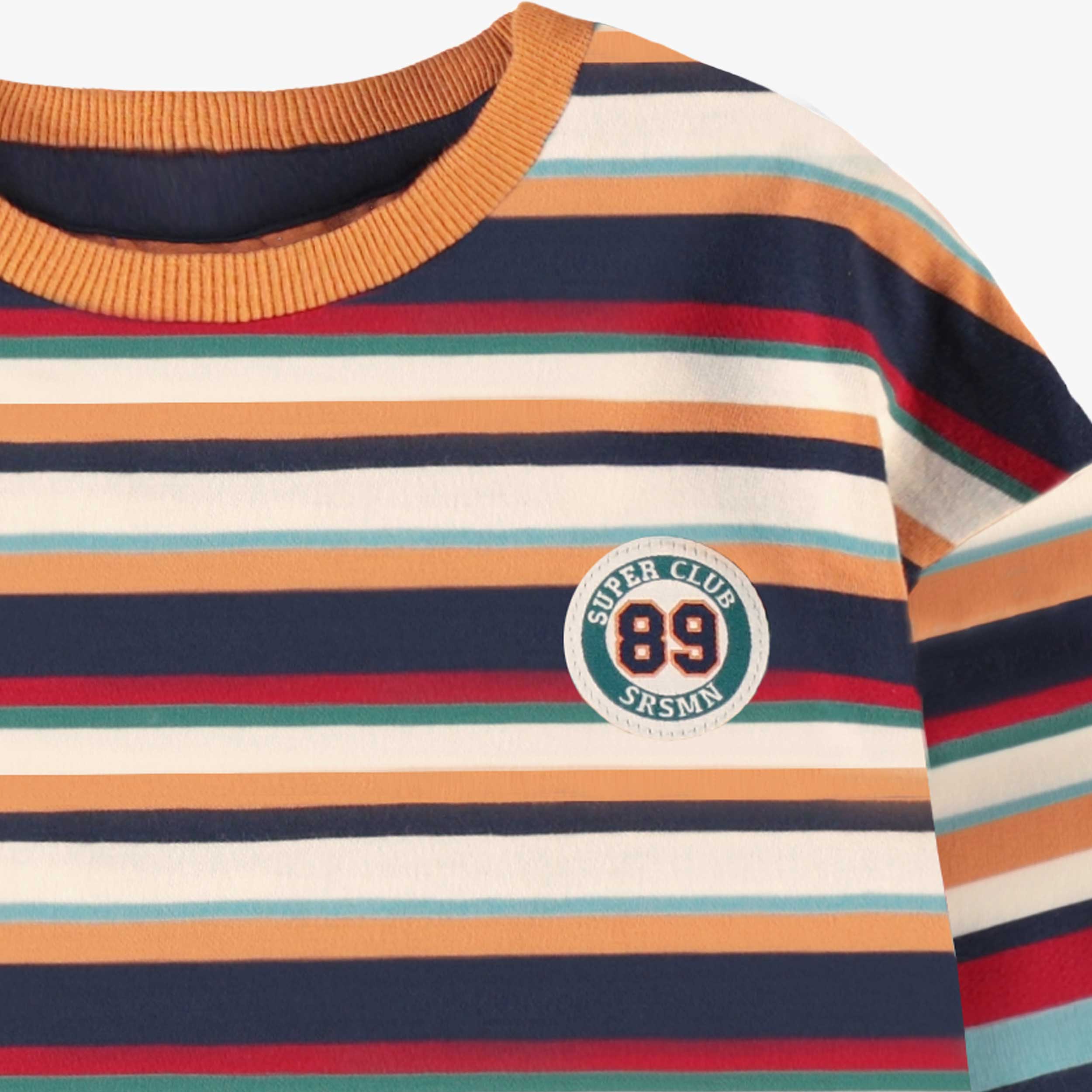 Zoom détails du t-shirt à rayures colorées, enfant