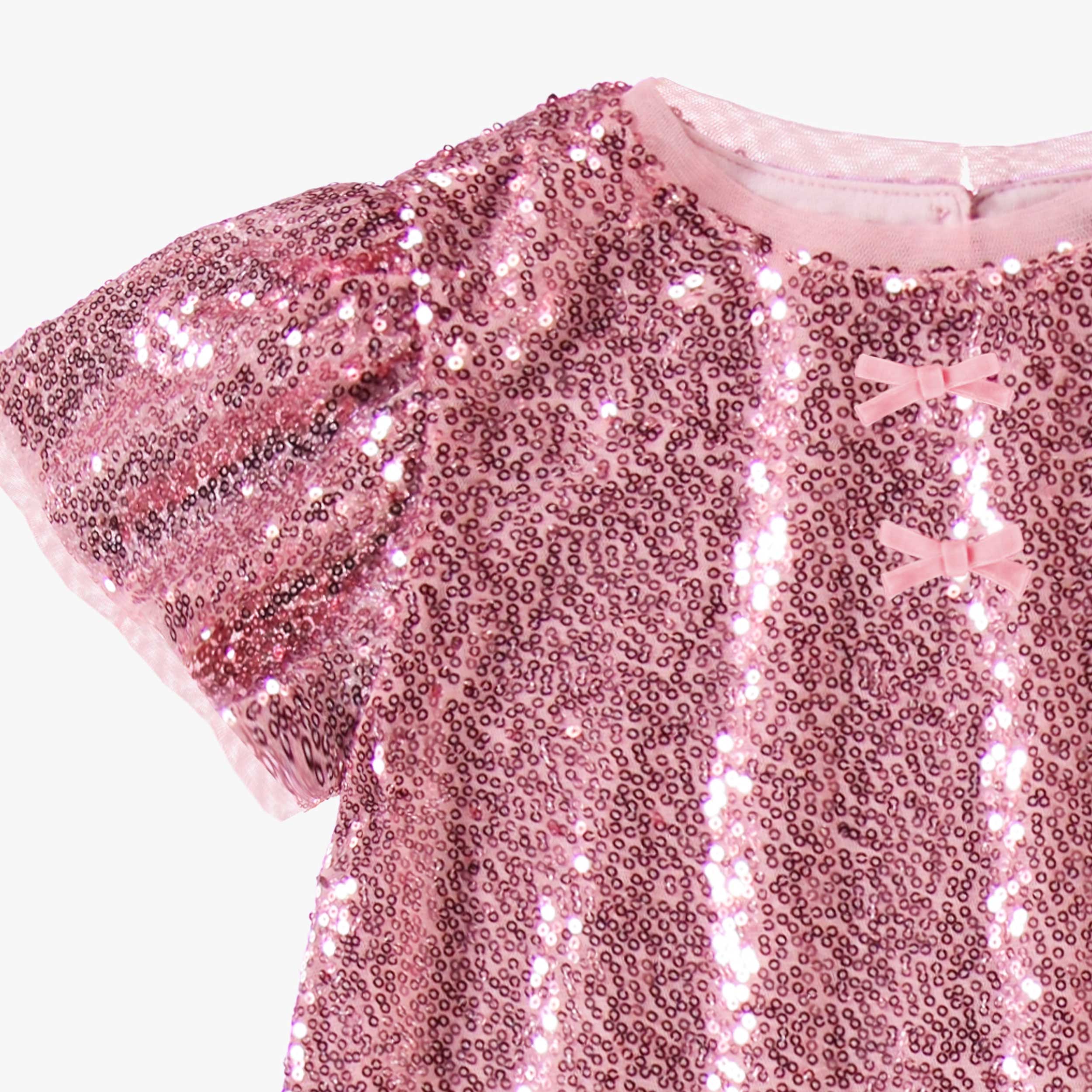 Zoom détails de la robe rose à paillettes, enfant