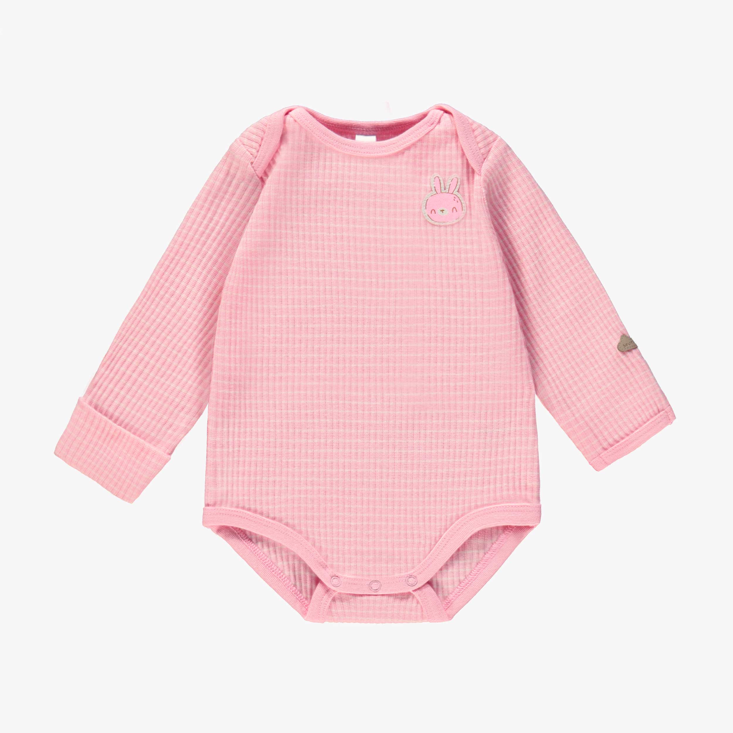 Cache-couche de l’ensemble cache-couche, pantalon et bandeau rose, naissance