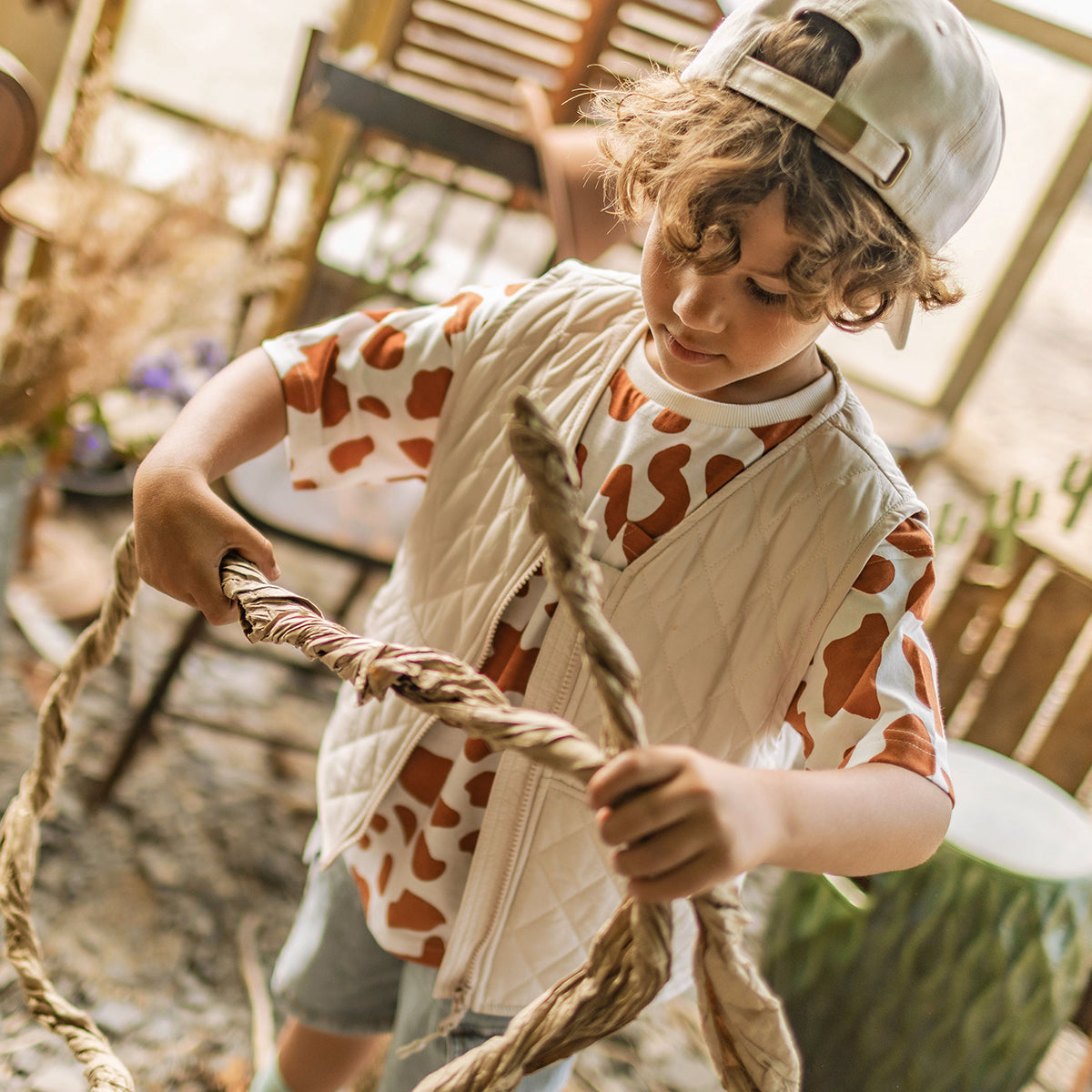 T-shirt crème et brun avec motif de vache, enfant