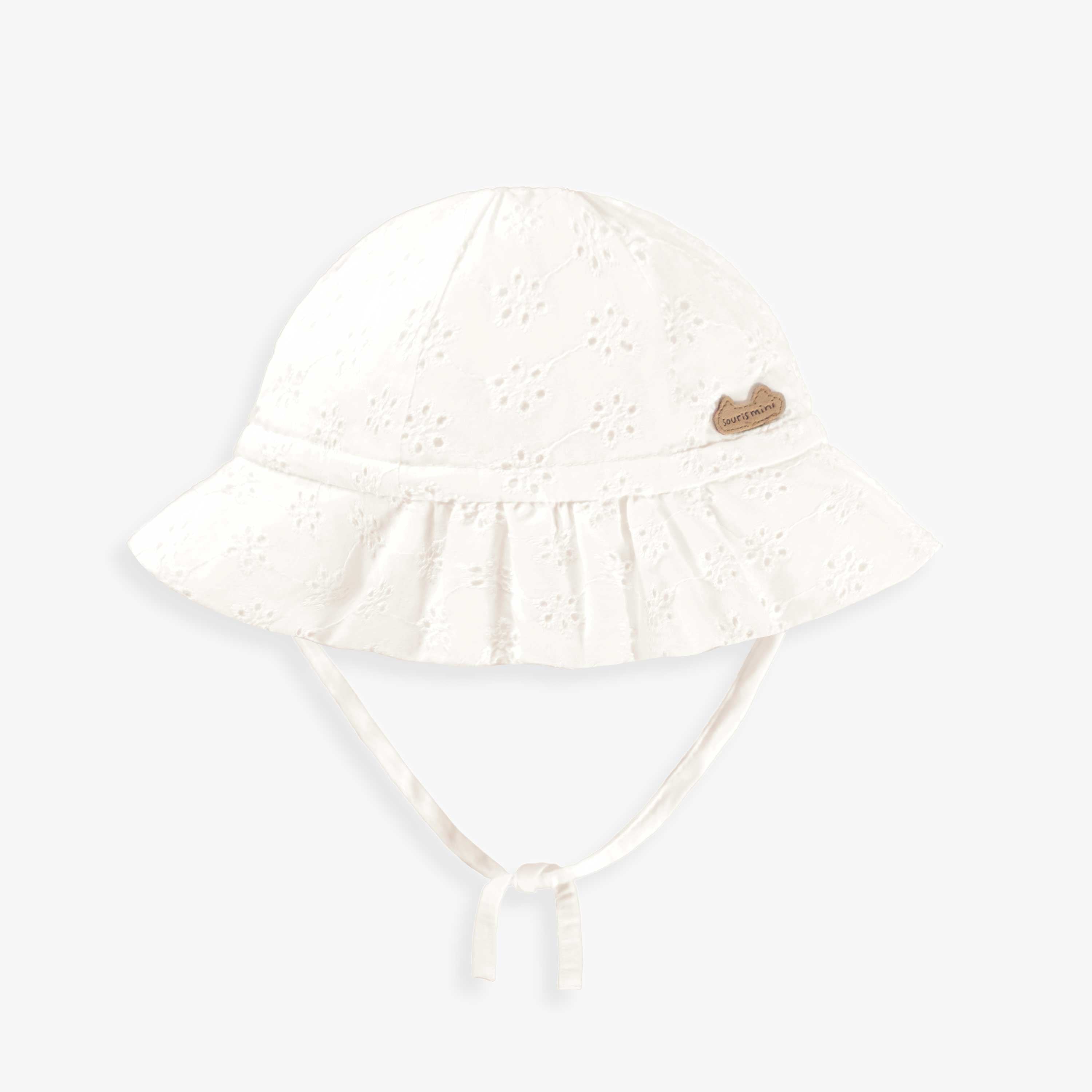 Chapeau blanc en broderie anglaise, bébé