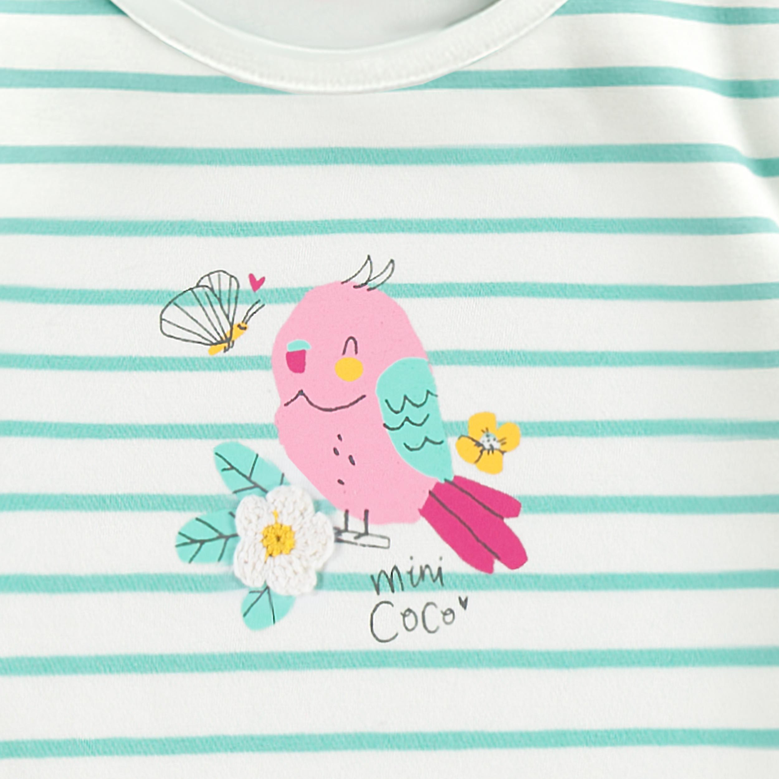 Zoom détails du t-shirt crème à rayures avec illustration, bébé