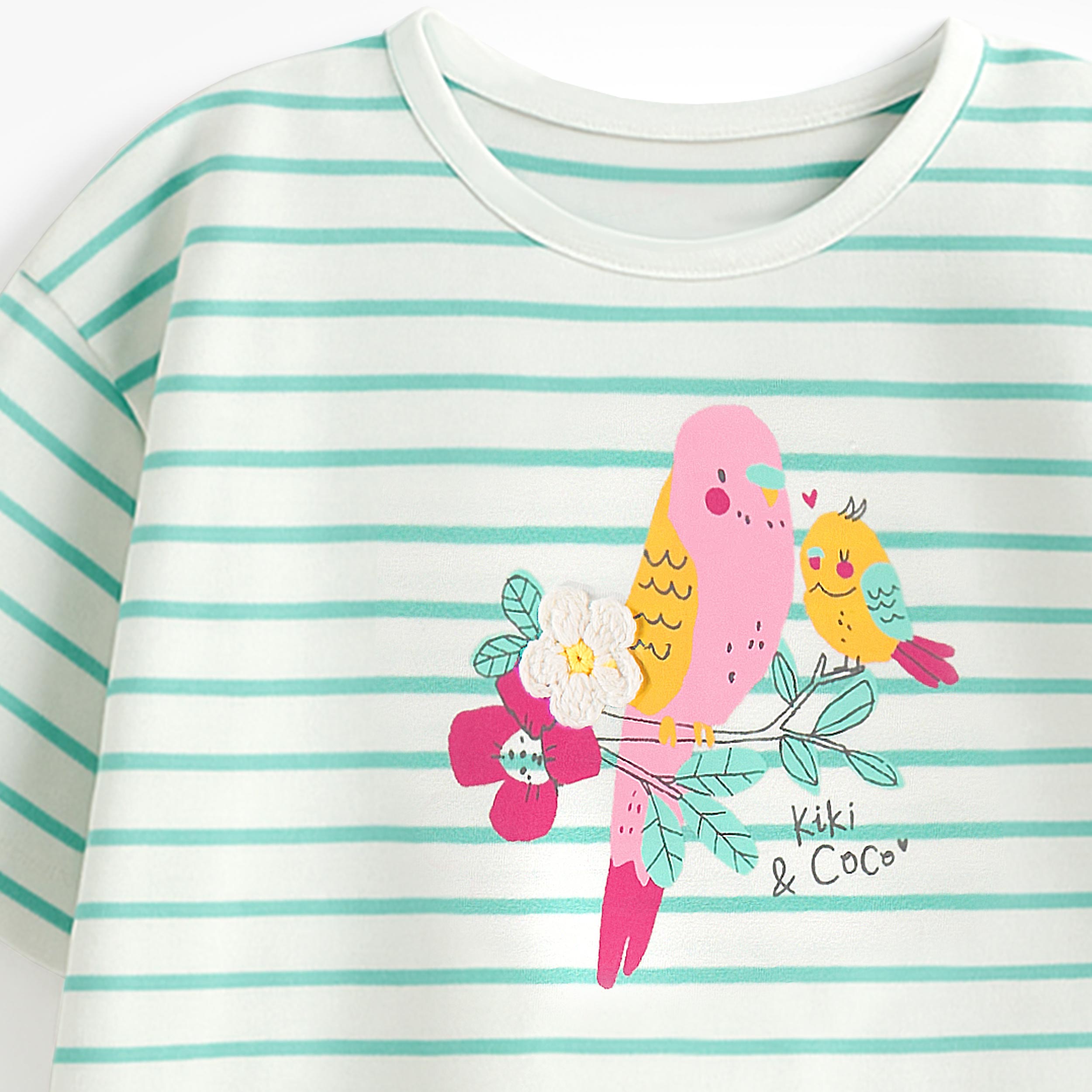 Zoom détails du T-shirt crème à rayures avec illustration, enfant