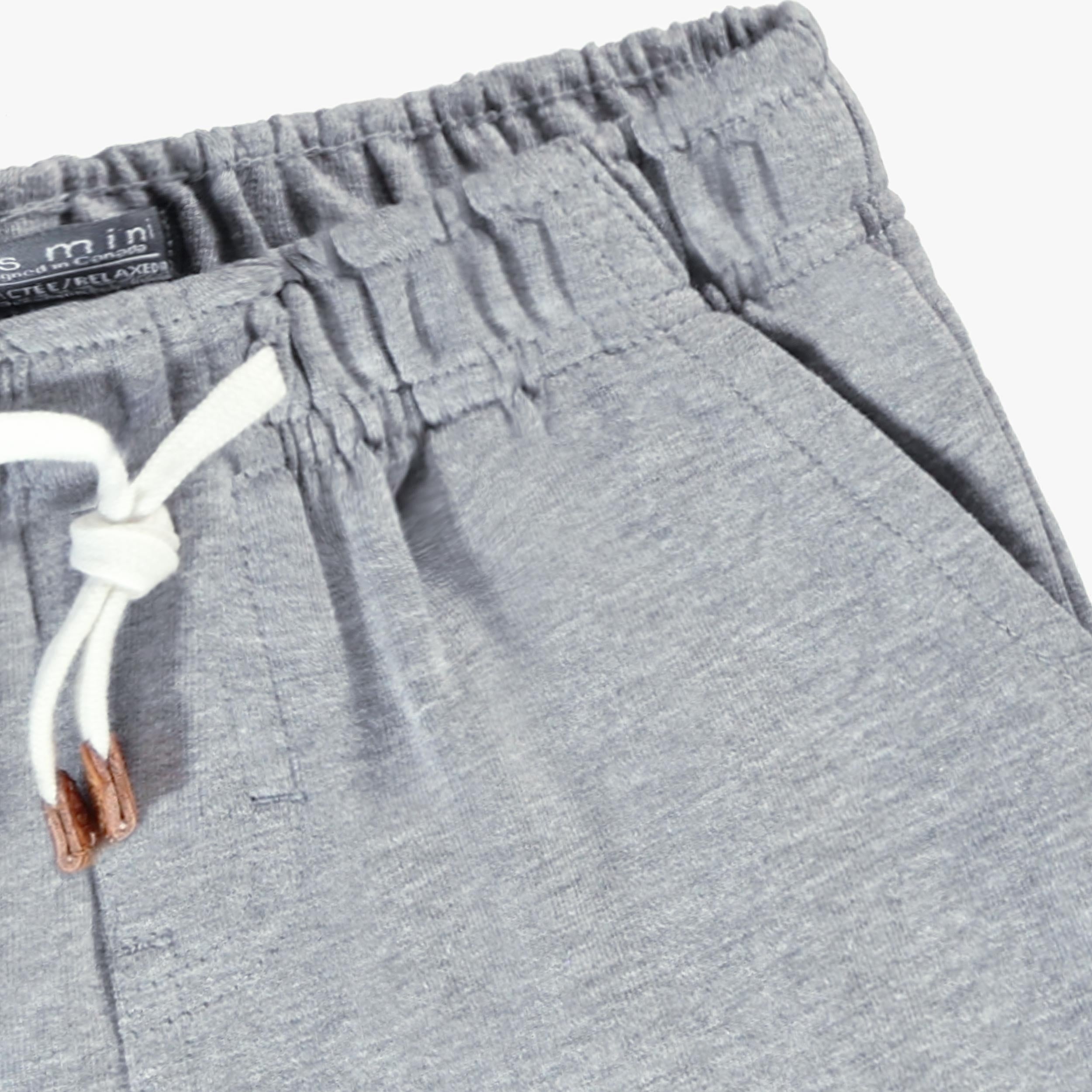 Zoom détails bermuda bleu en coton français, bébé