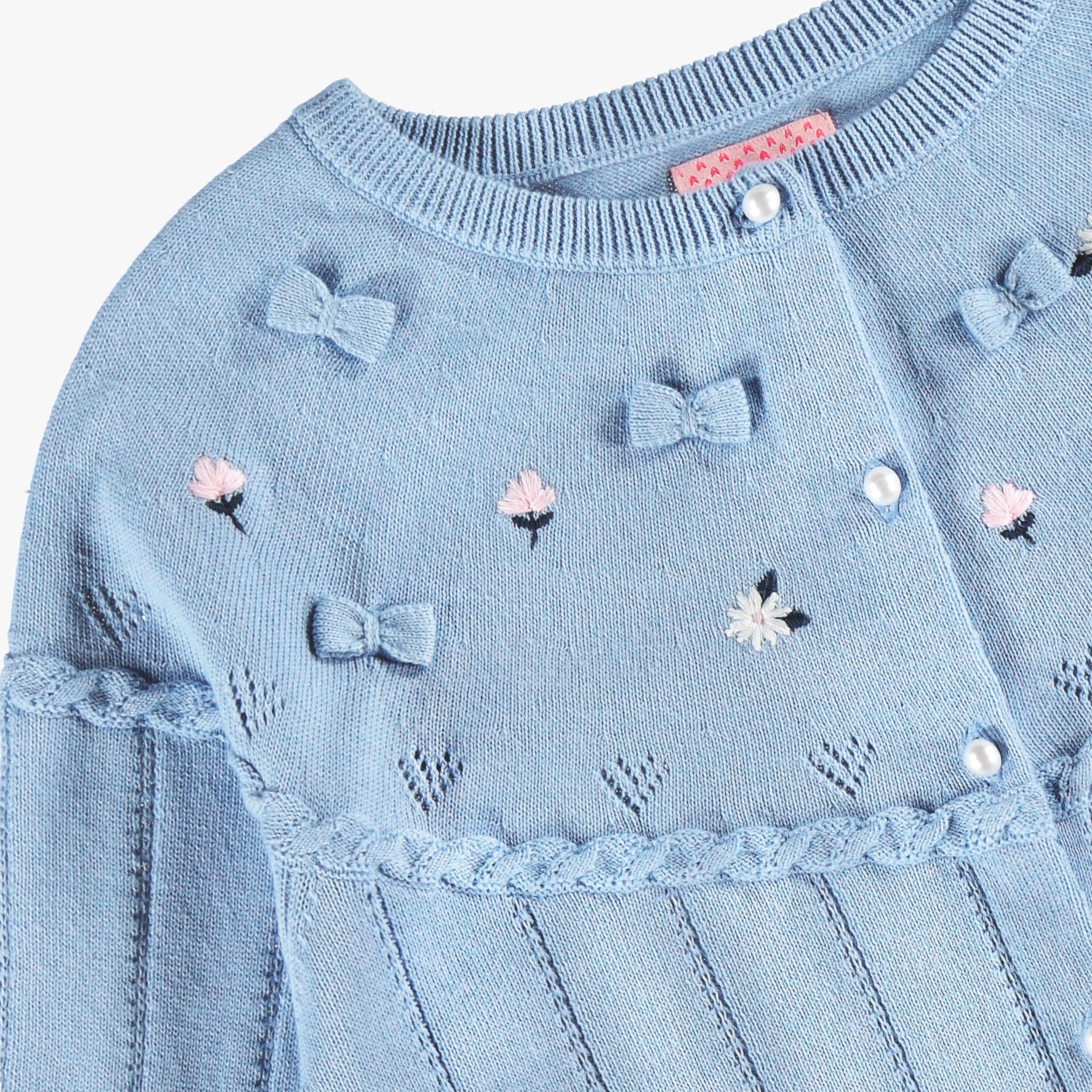 Zoom détails du cardigan bleu en tricot, enfant
