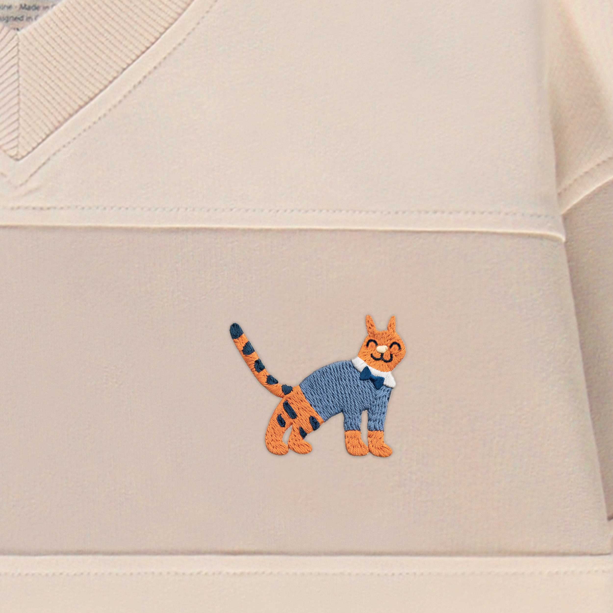 Zoom détails du chandail beige en tricot français, enfant