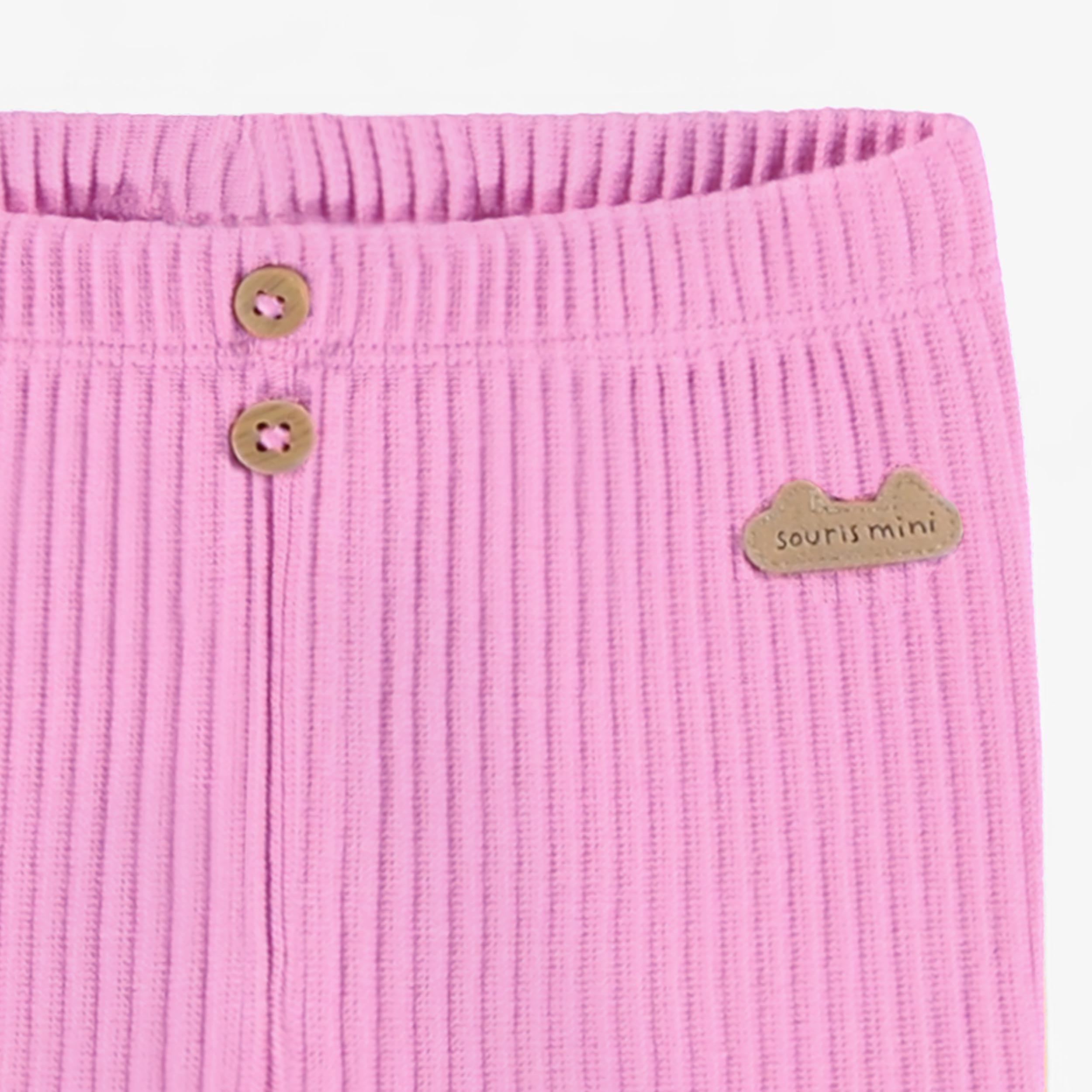 Zoom détails du legging mauve en tricot côtelé longueur 3/4, naissance