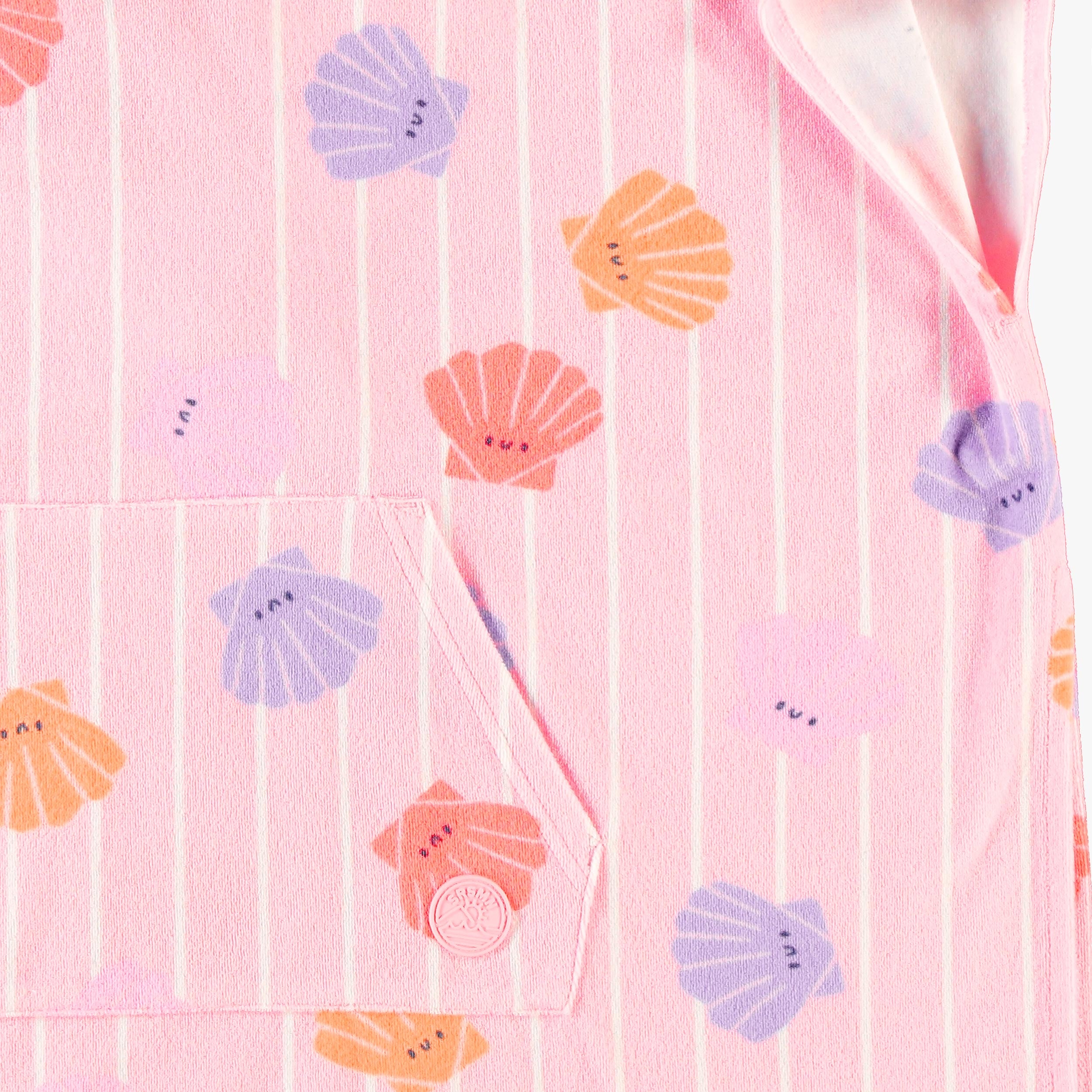 Zoom détails du poncho de plage rose avec rayures et coquillages, enfant