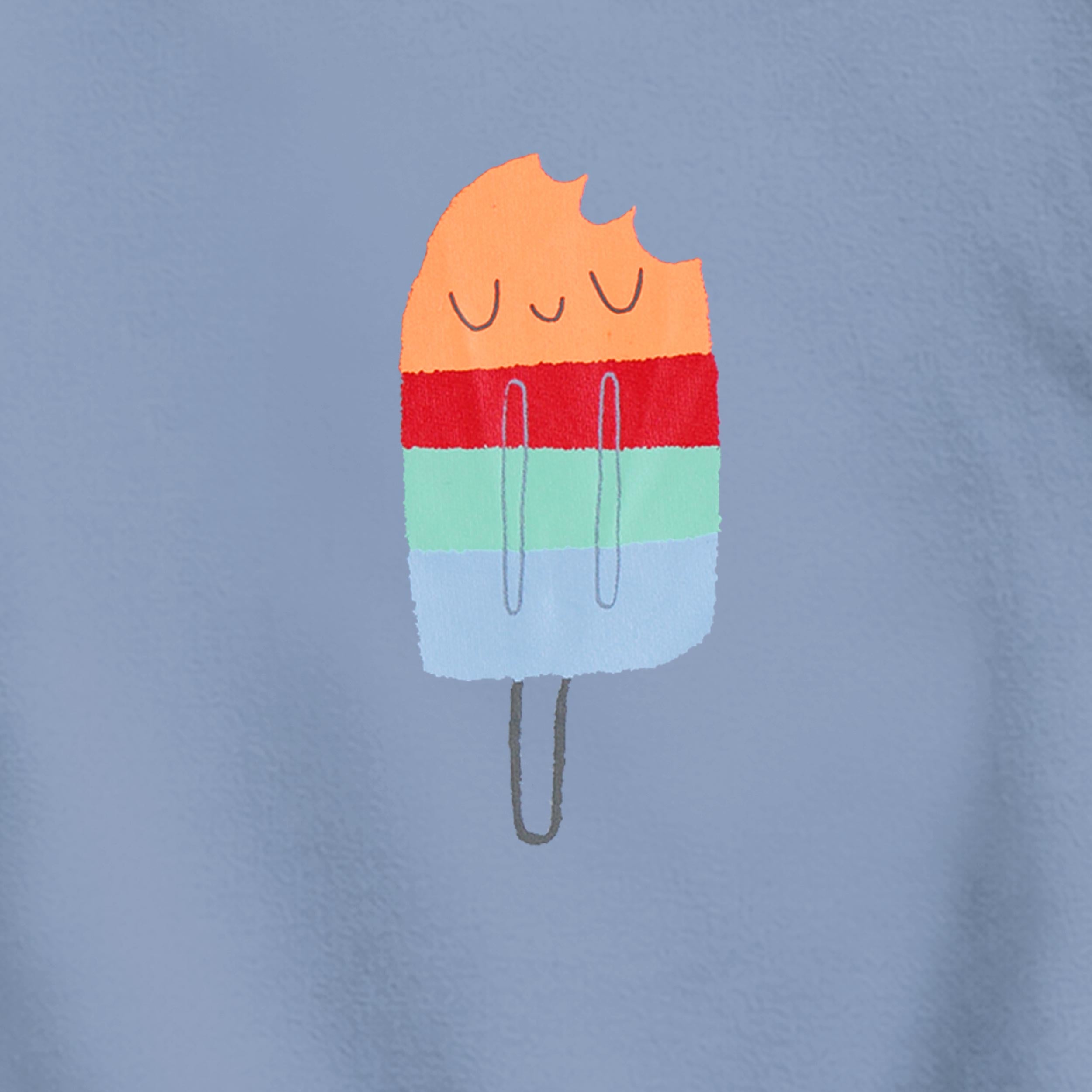 Zoom détails du chandail bleu avec illustration, enfant