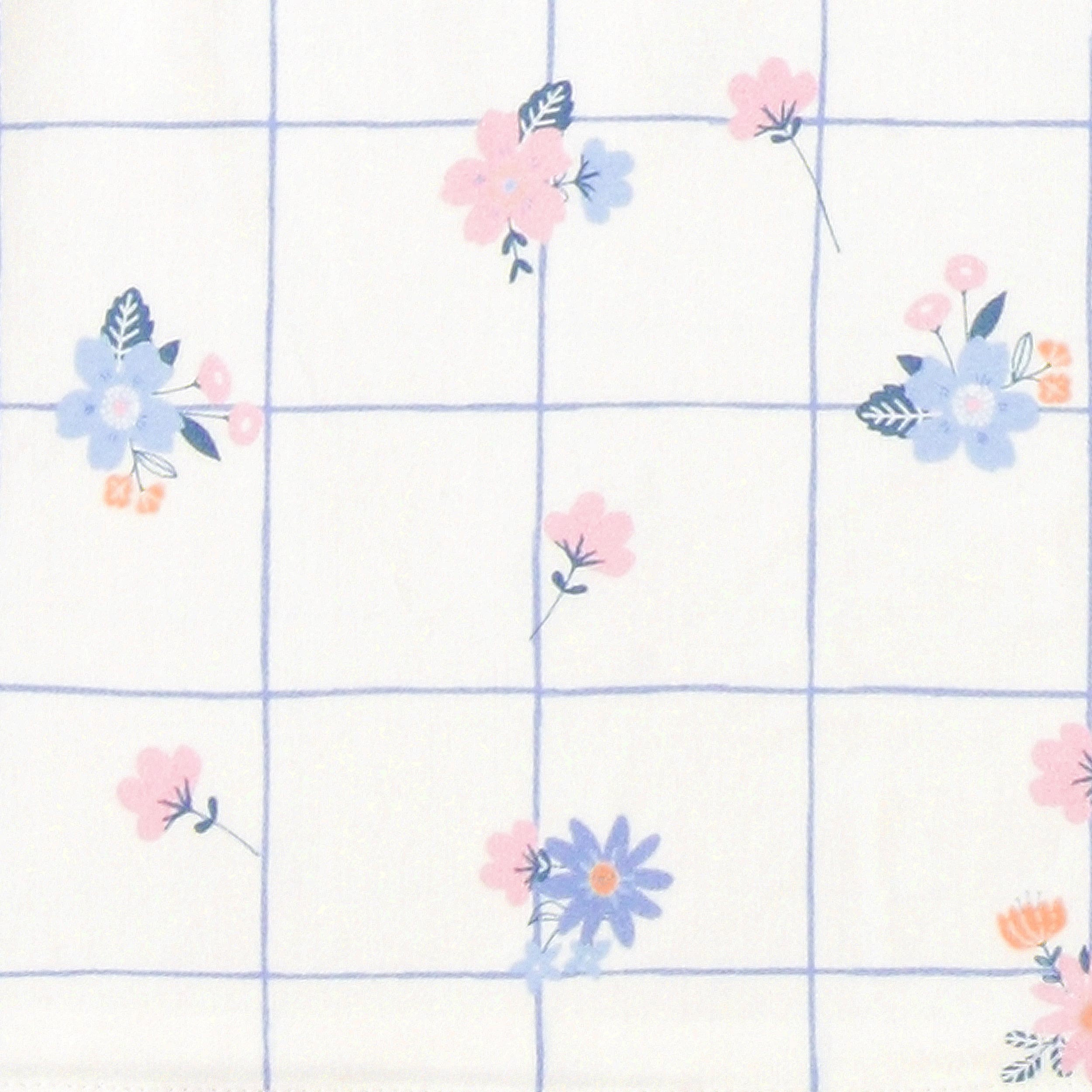 Zoom détails du motif de la robe blanche à motif floral, enfant