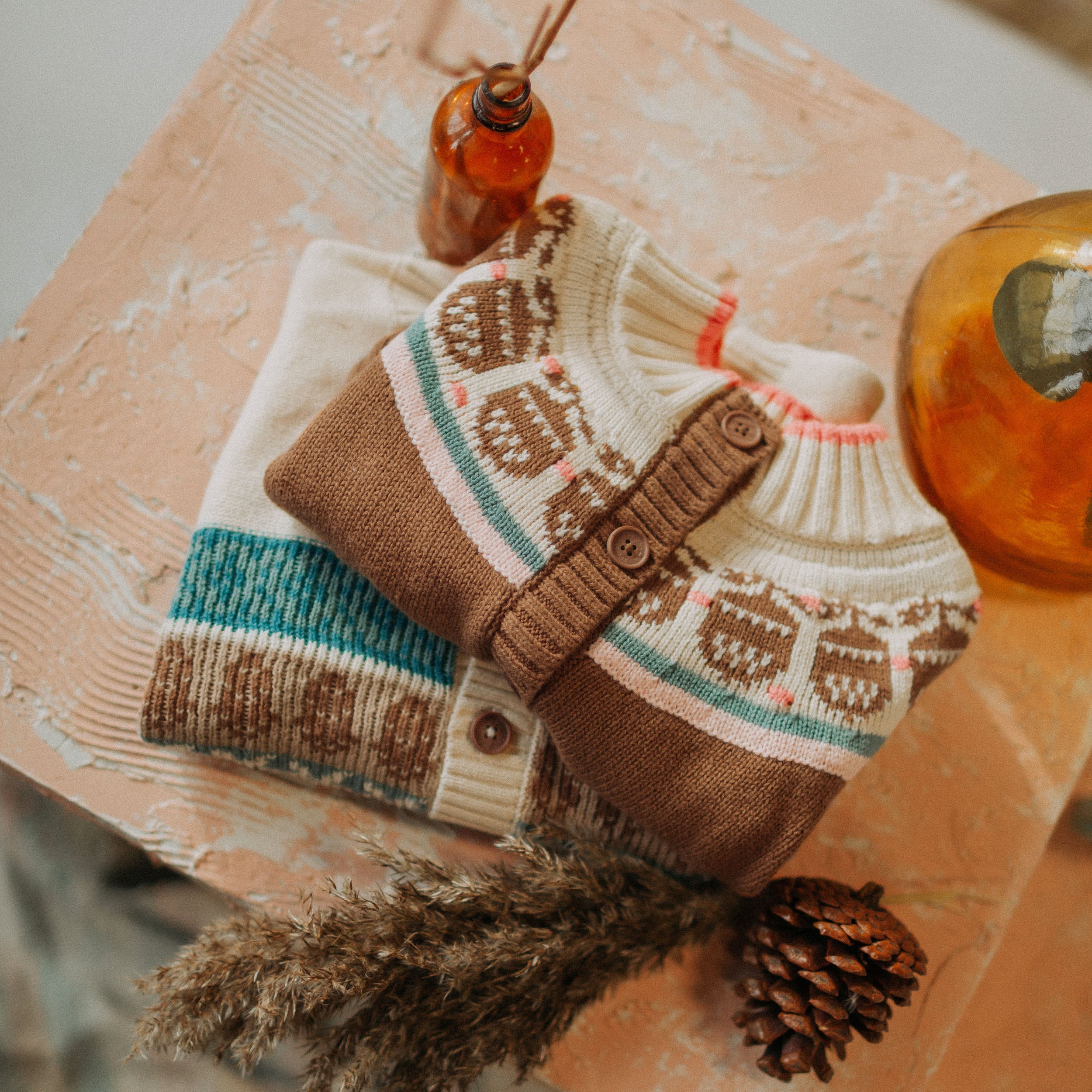 Brown patterned knitted vest in cotton cashmere, baby